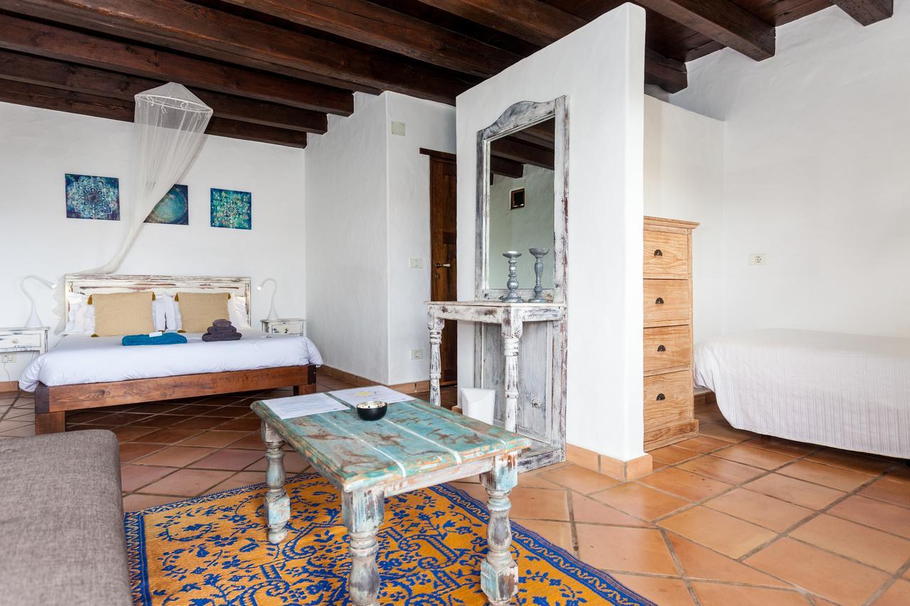 Azulfit Surya Yoga & Pilates Retreat Inn La Oliva