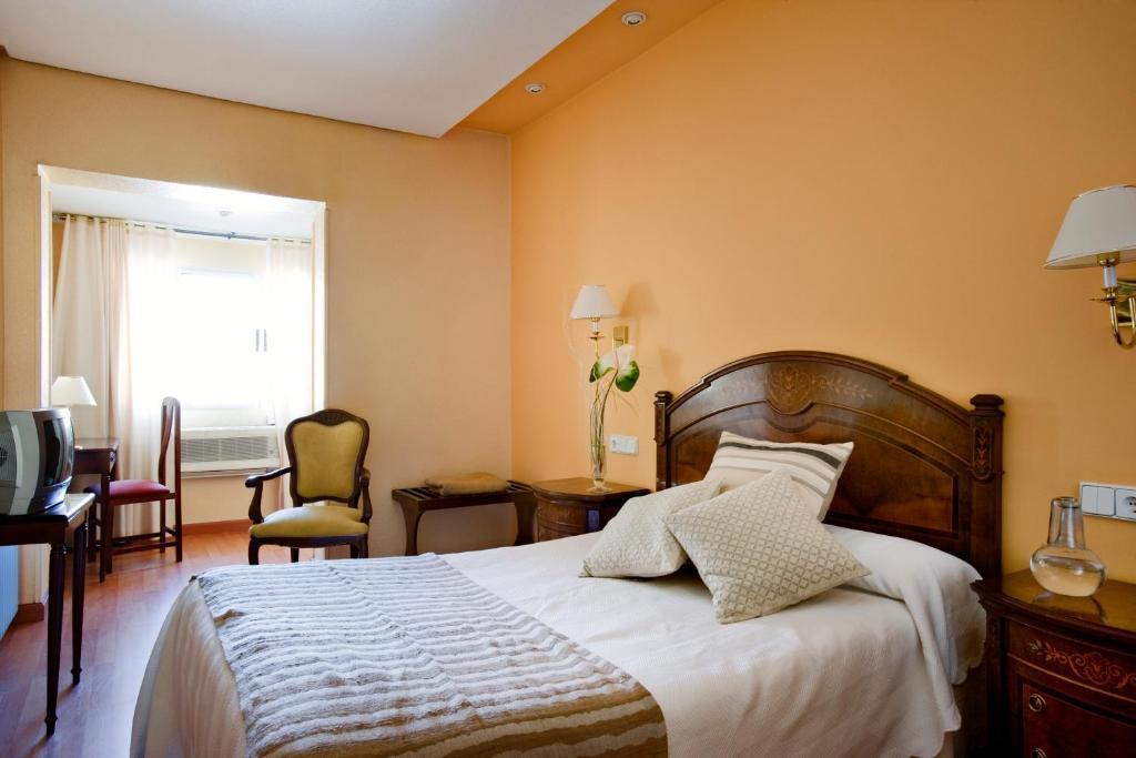 Roma Hotel 2*