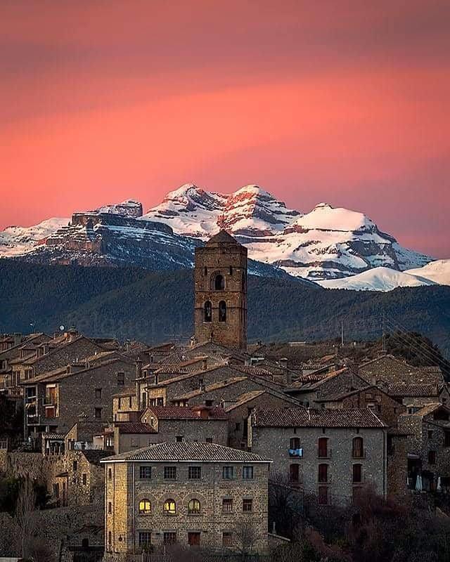 Pirineos 2*