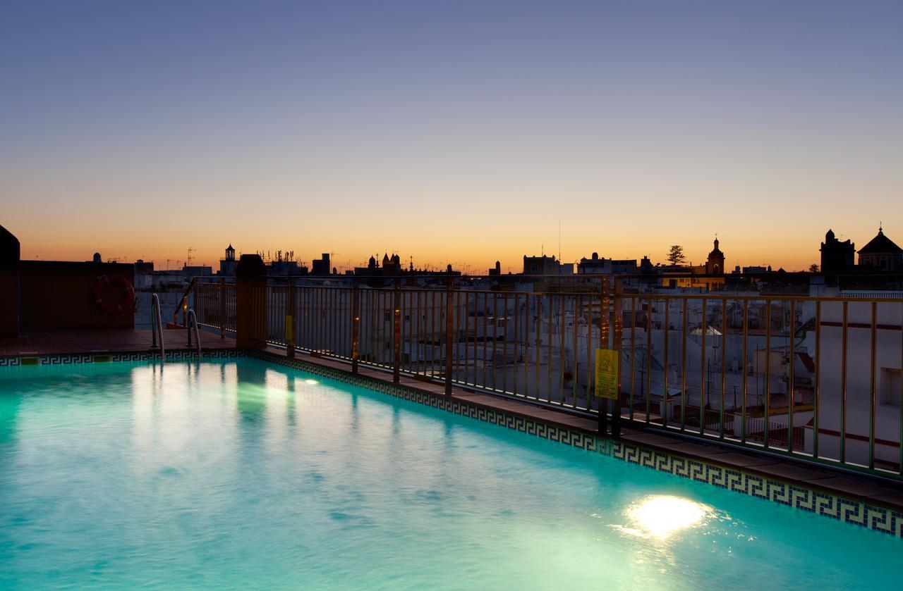 Senator Hotel