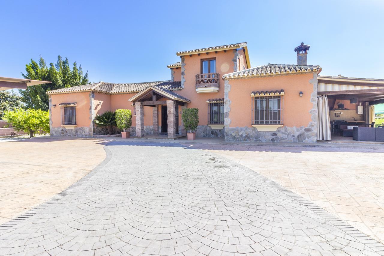 Cubo's Family Villa