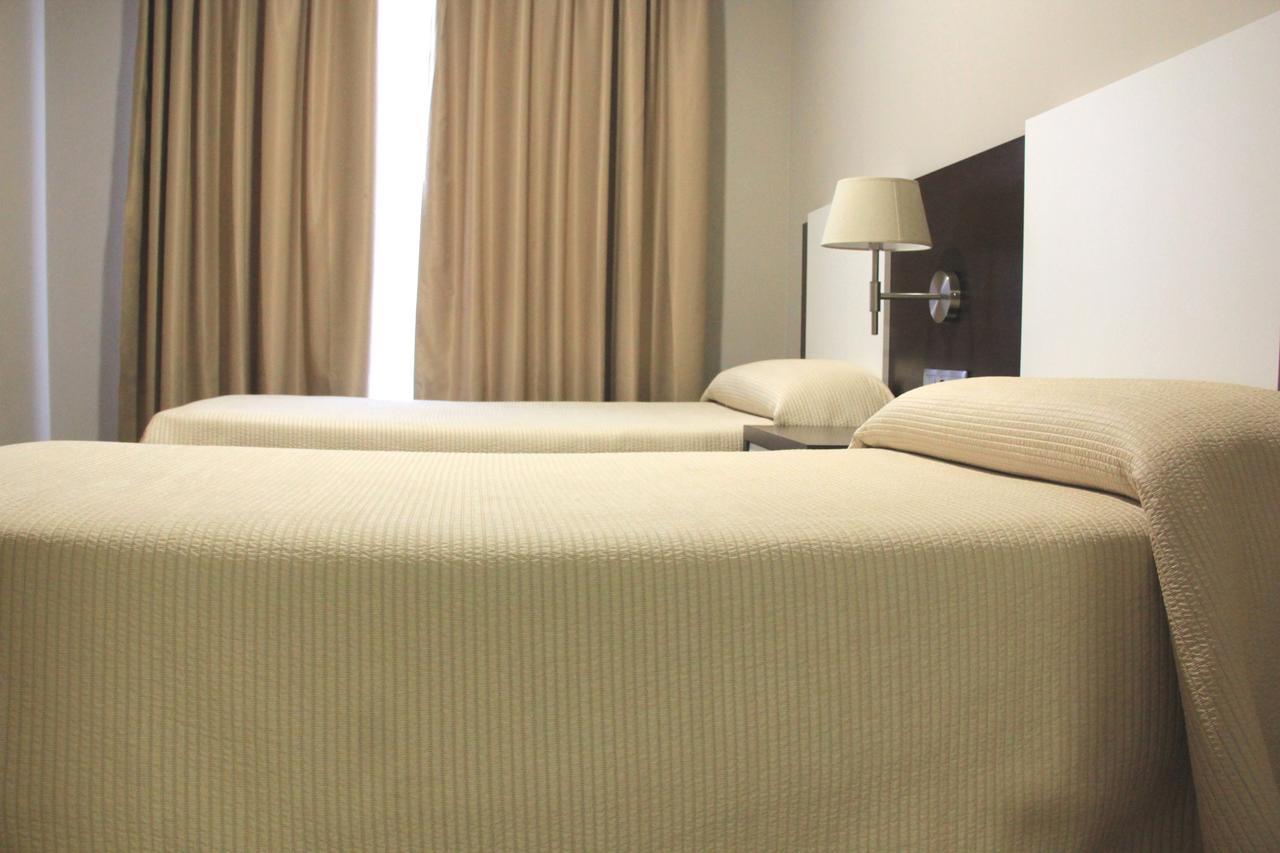 & Jacetania Apartahotel Jaca