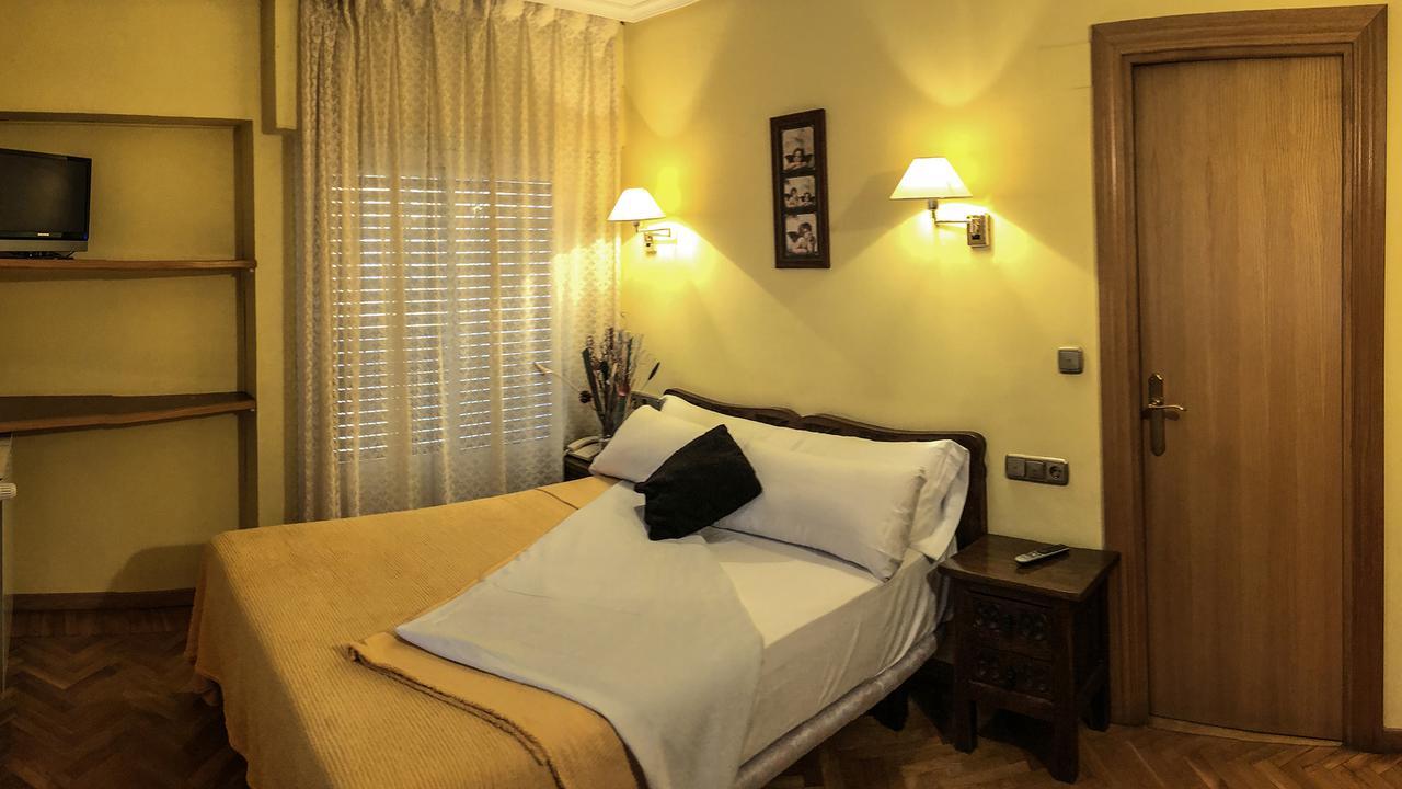 A Nieu Hotel *