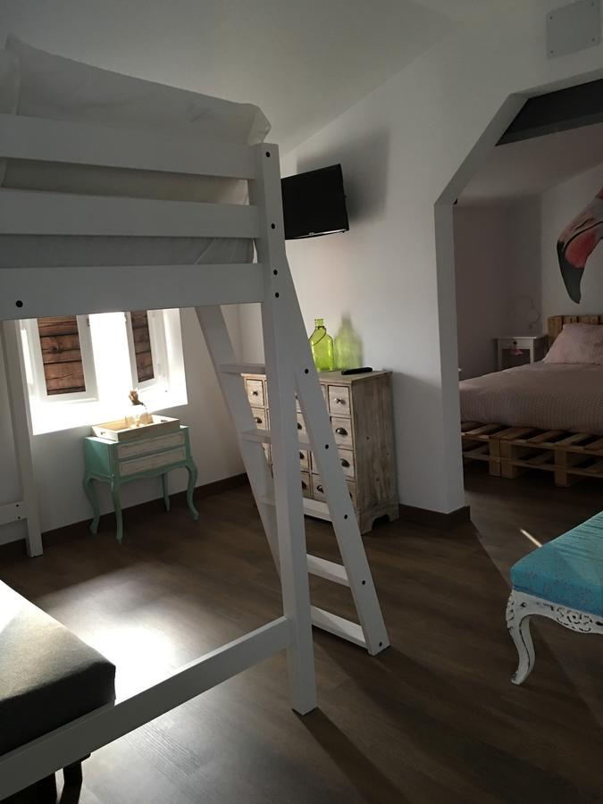 Cocos Surfhouse * San Juan De La Arena