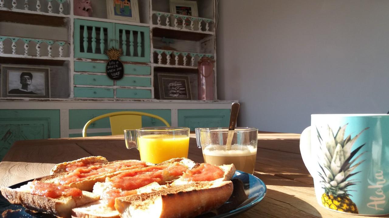 Cocos Surfhouse Hostel San Juan De La Arena