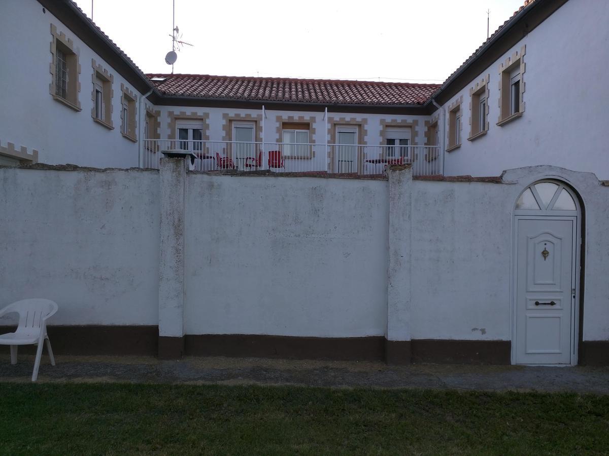 Hostal Residencial El Cuartel