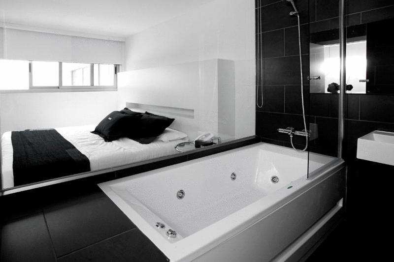 Hotel Shhh