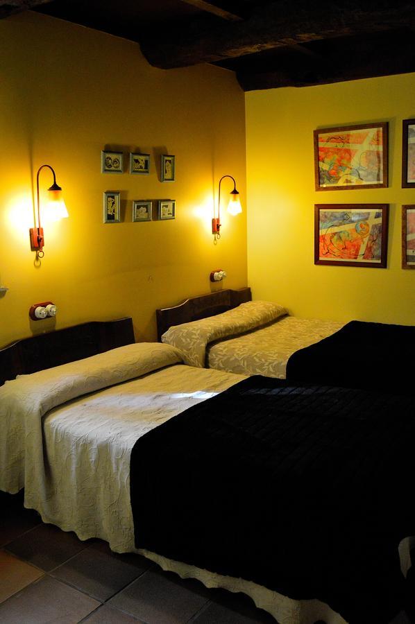 Casa De Baixo Hotel