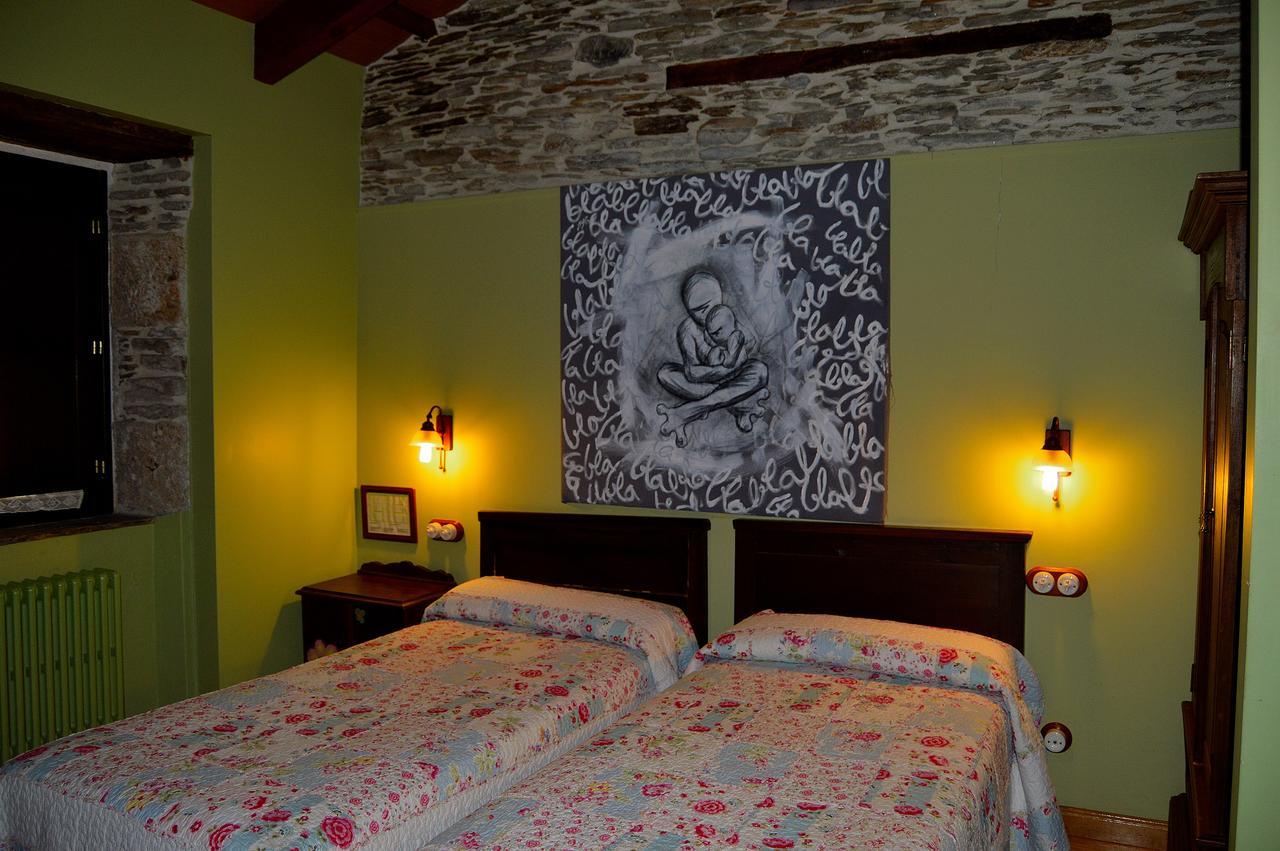 Casa De Baixo Hotel