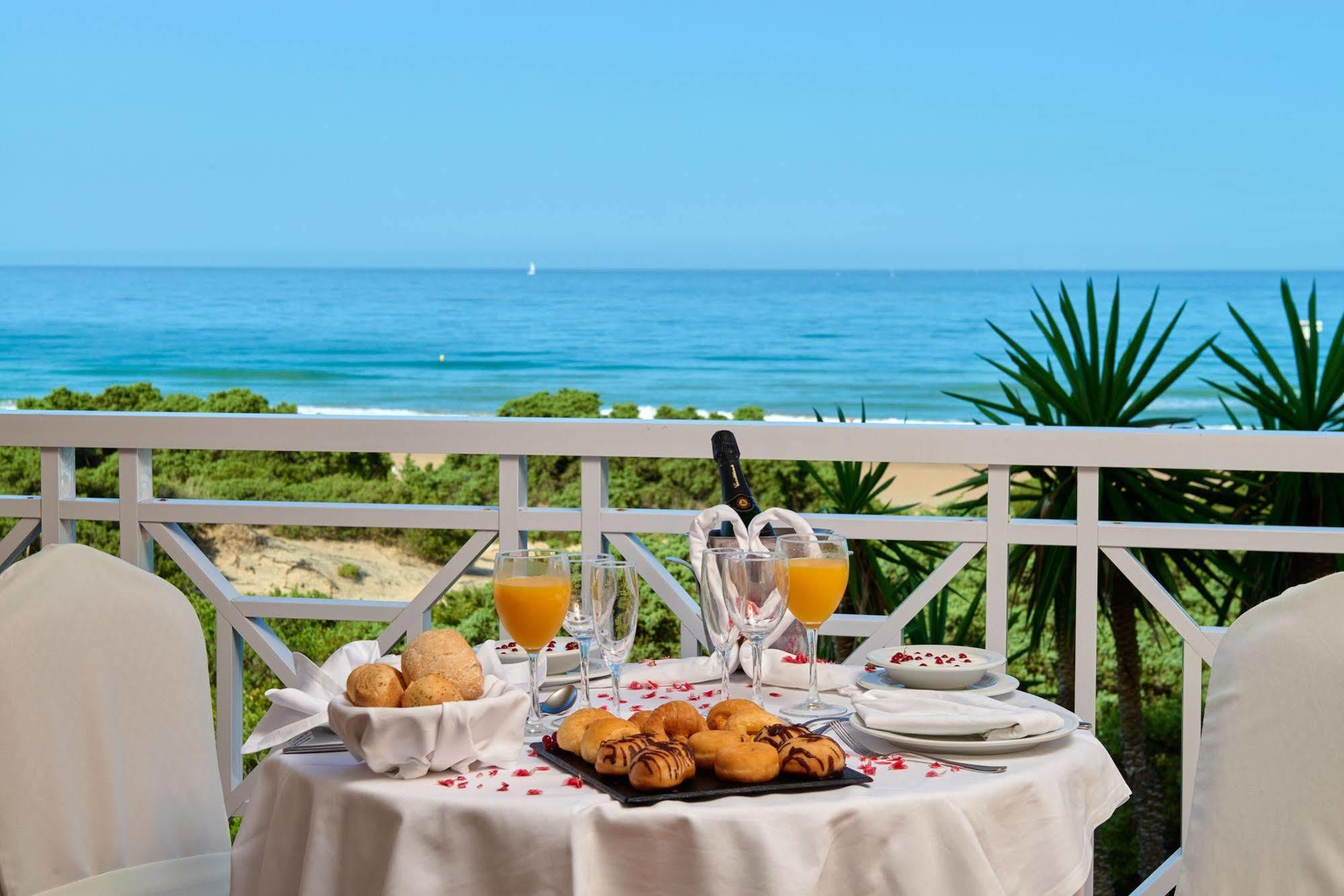 Hotel Hipotels Playa La Barrosa - Adults Only 4*