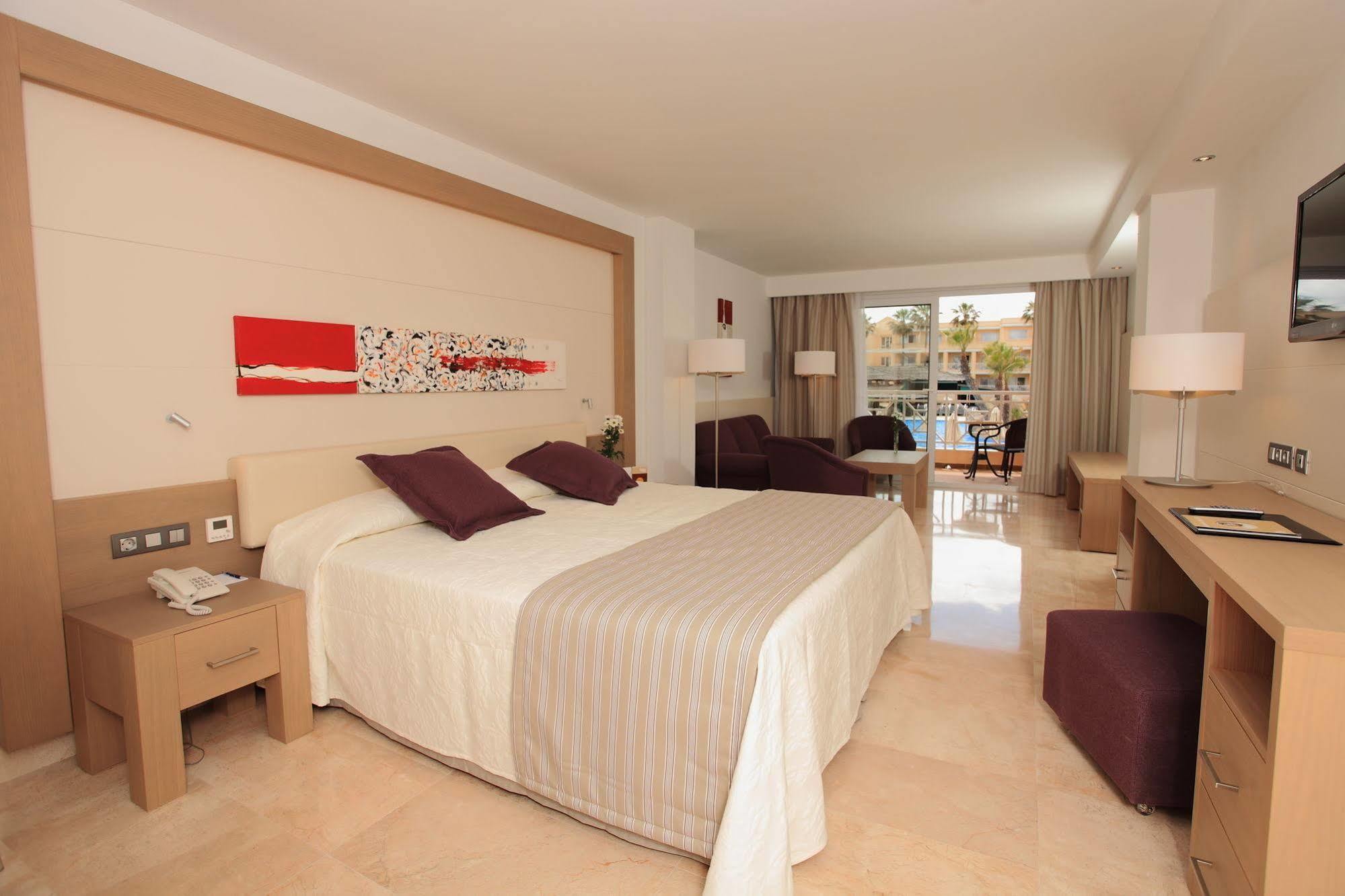 Hipotels Playa La Barrosa - Adults Only 4*