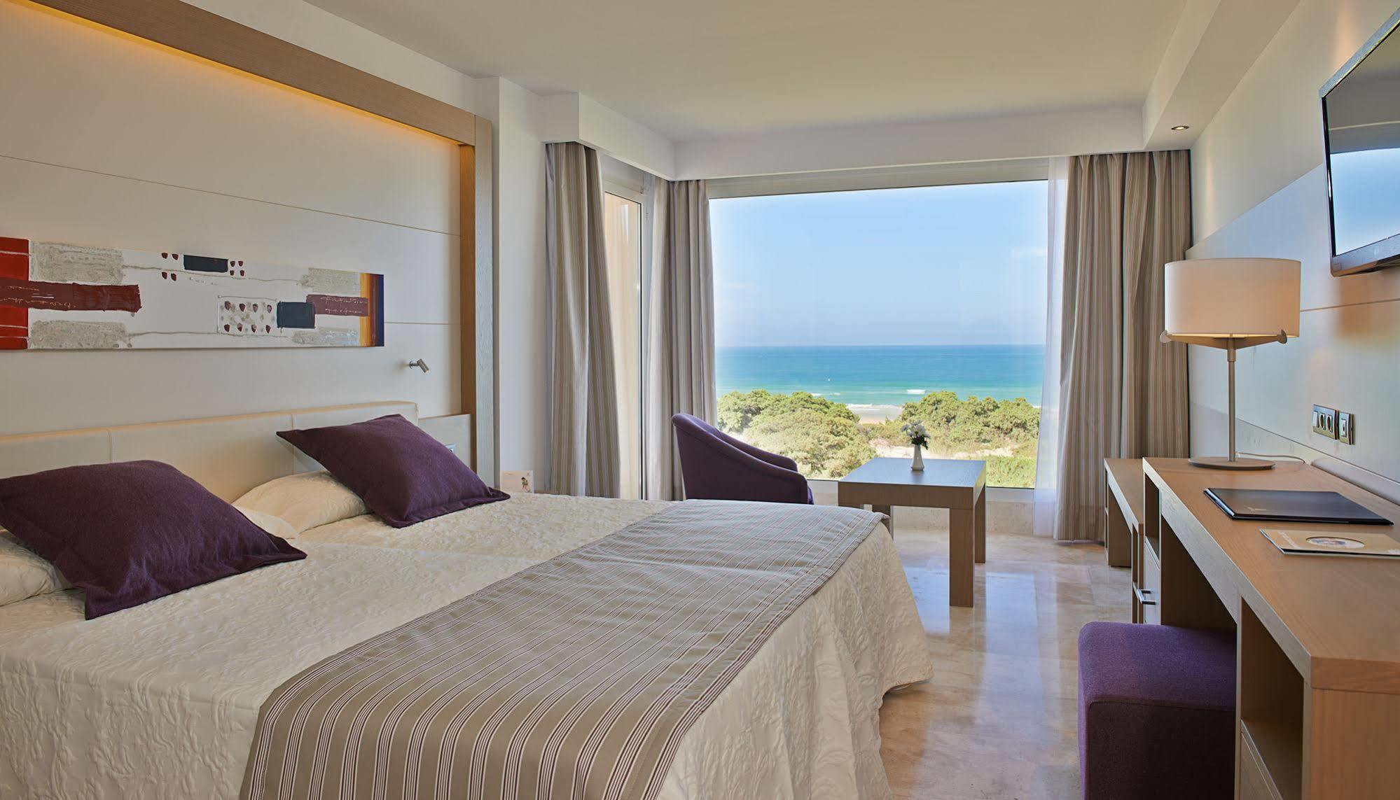 Hipotels Playa La Barrosa - Adults Only