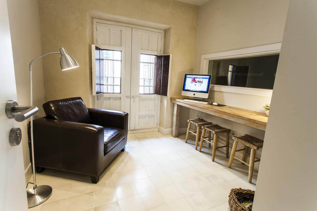 Hotel Boutique Elvira Plaza 3*