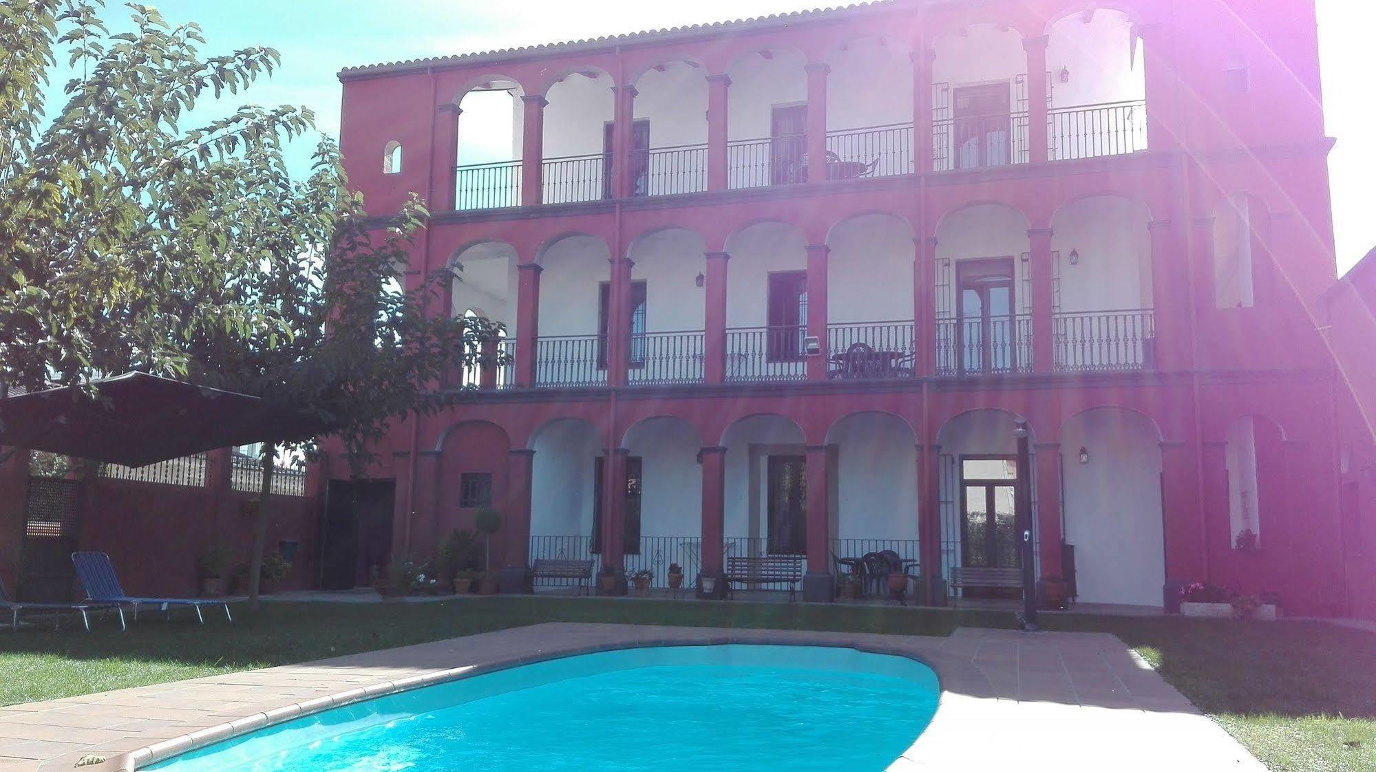 Aparthotel Can Gallart 3*