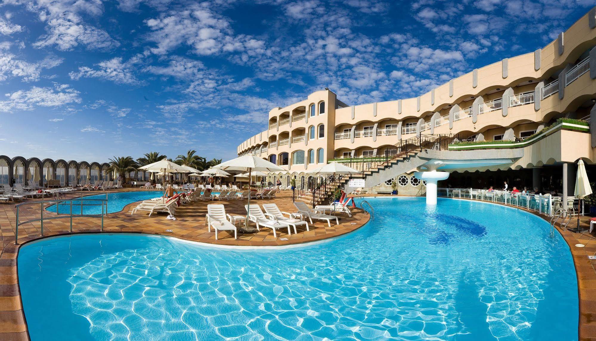 Club Hotel