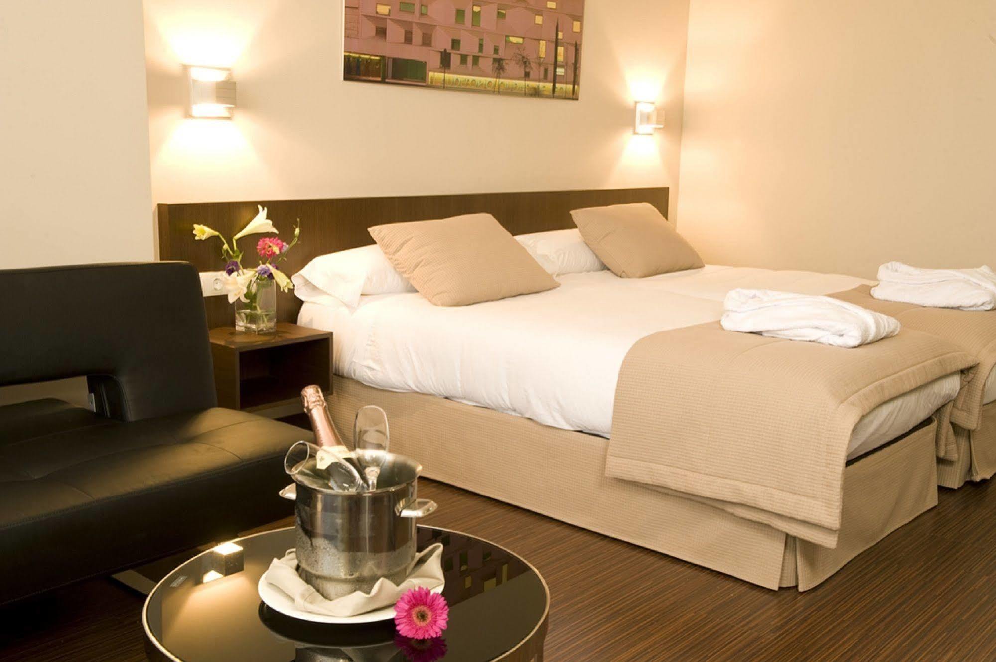 Hotel Arva Abad San Antonio Leon