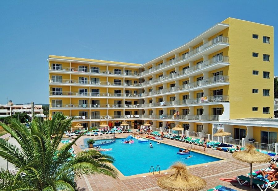Leonardo Santa Eulalia Apartment *