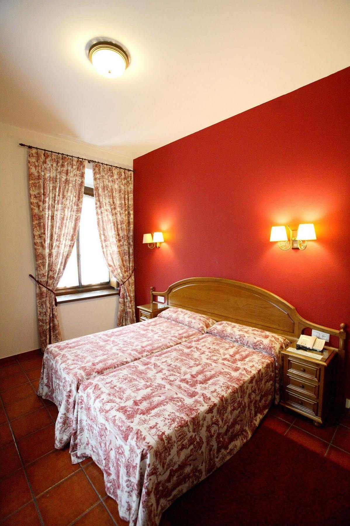 Hotel Puente
