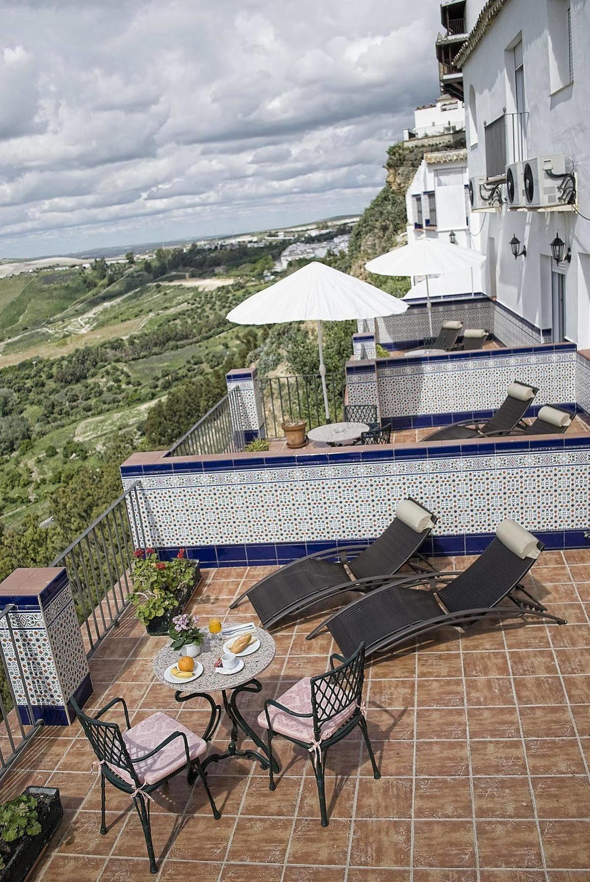 El Convento Hotel 2*