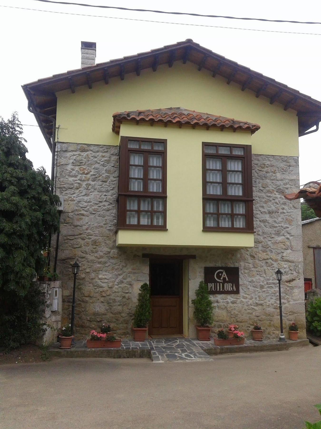 Casa De Aldea Ruiloba Pensión