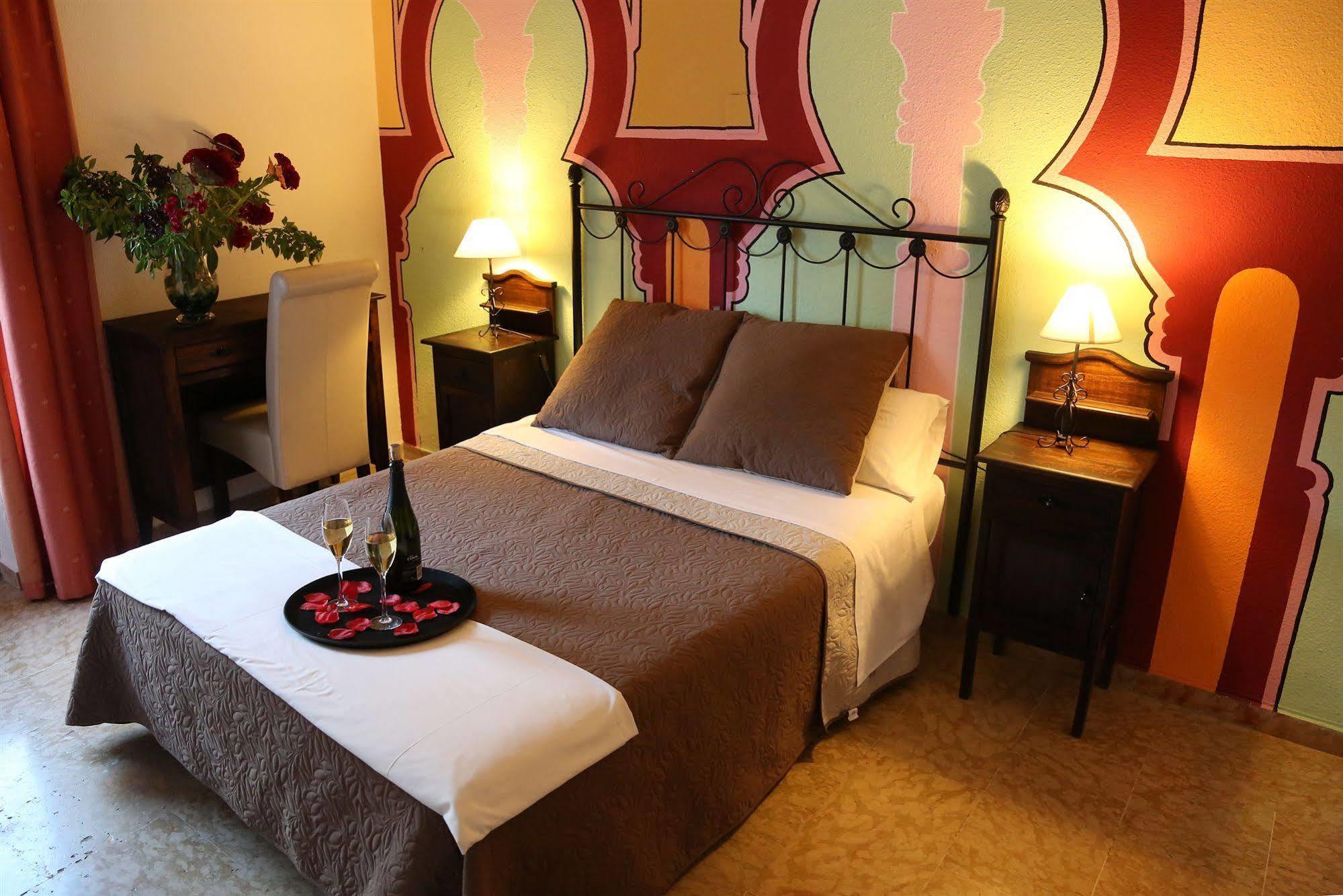 Hotel Puerta Nazarí 2*