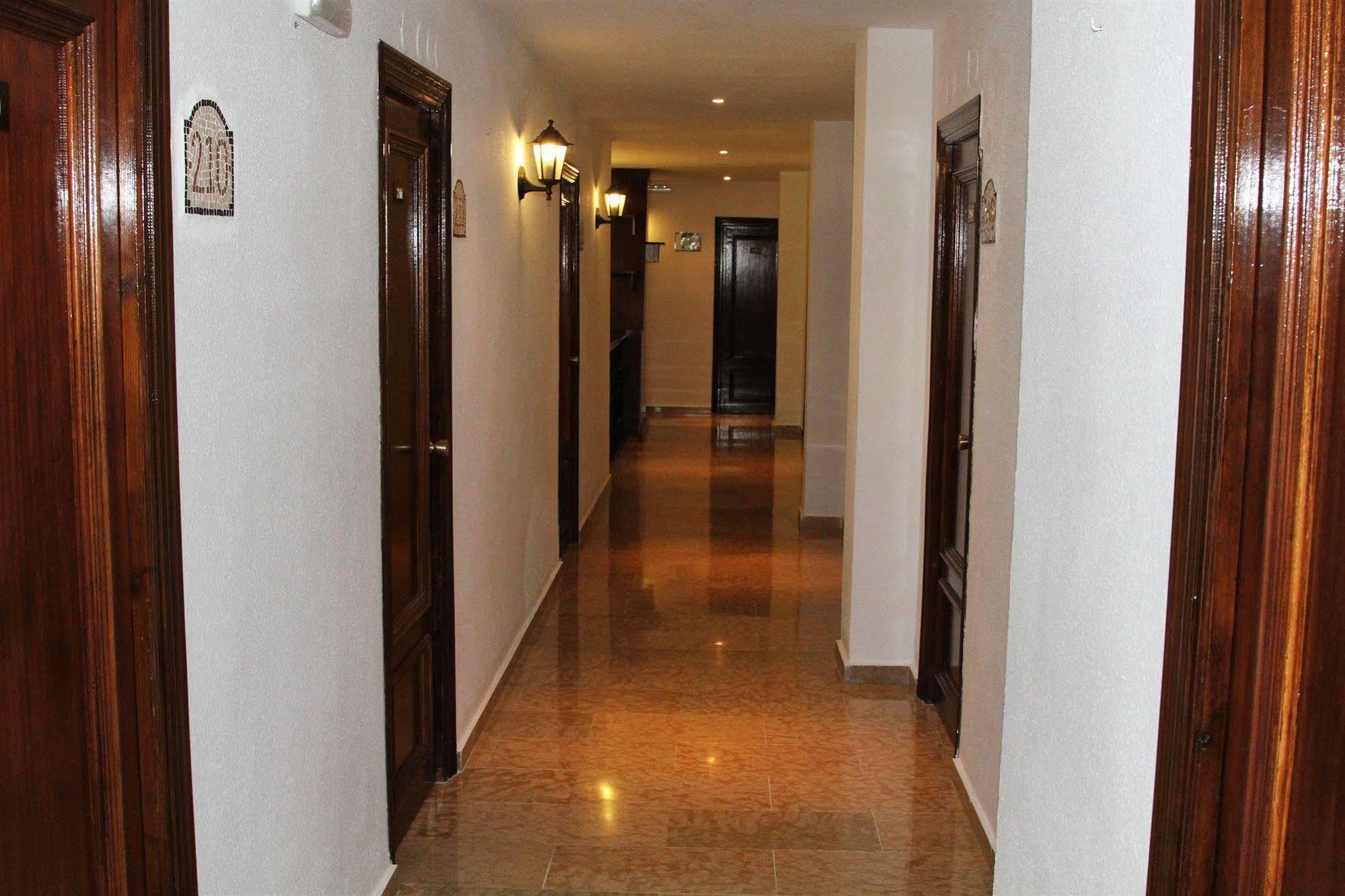 Puerta Nazarí 2*