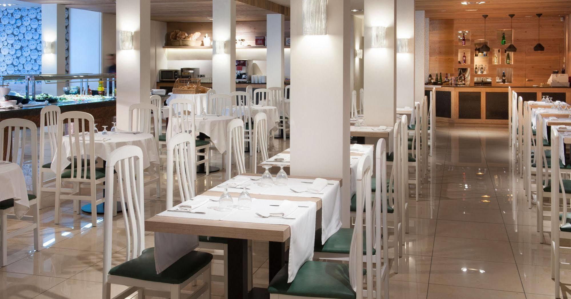 Rosa Naútica Hotel