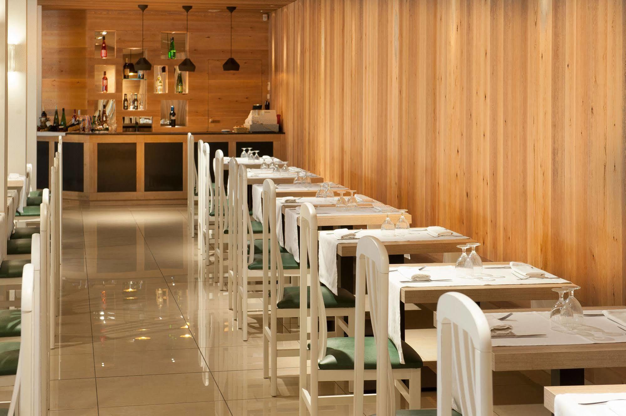 Rosa Naútica Hotel 3*