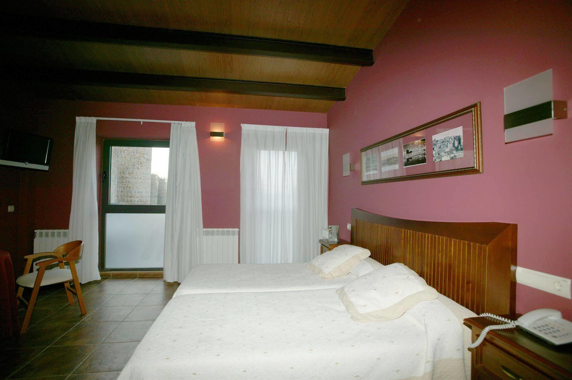 Hotel Murallas Avila