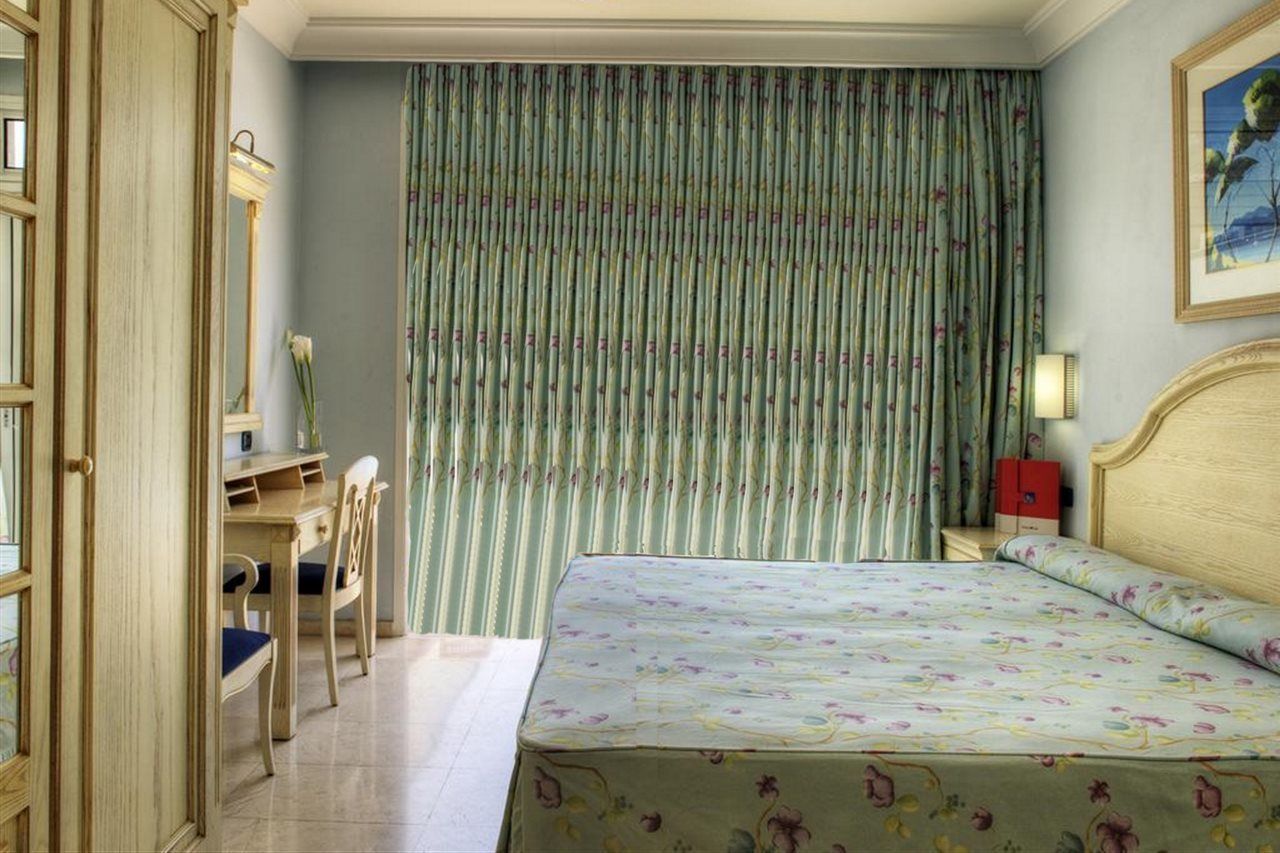 Club Playa Apartahotel 4*