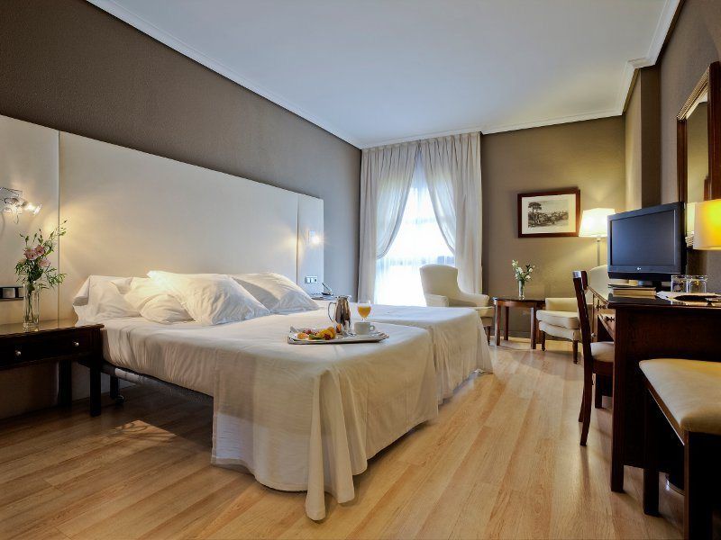 Hotel Barceló V Centenario Caces