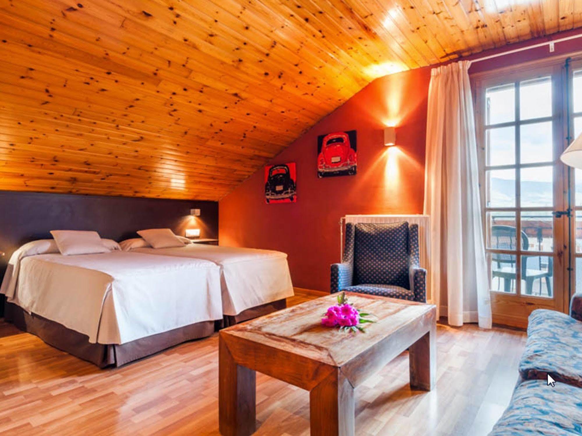 Esquirol (adults Only) Llivia