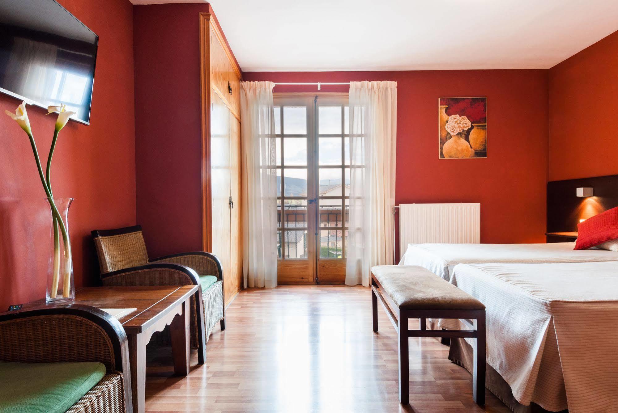 Hotel Esquirol (adults Only) 2*