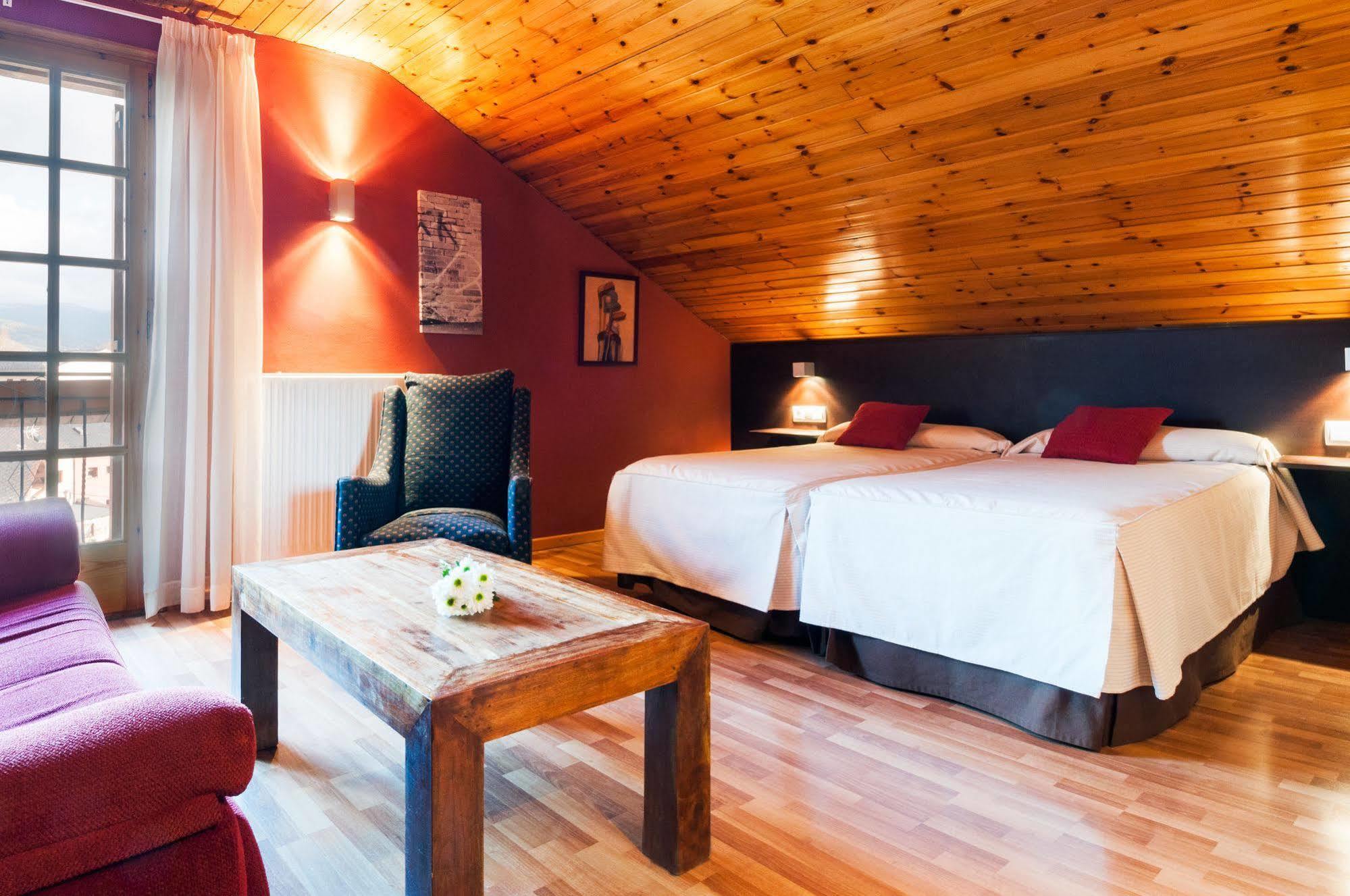Esquirol (adults Only) Llivia