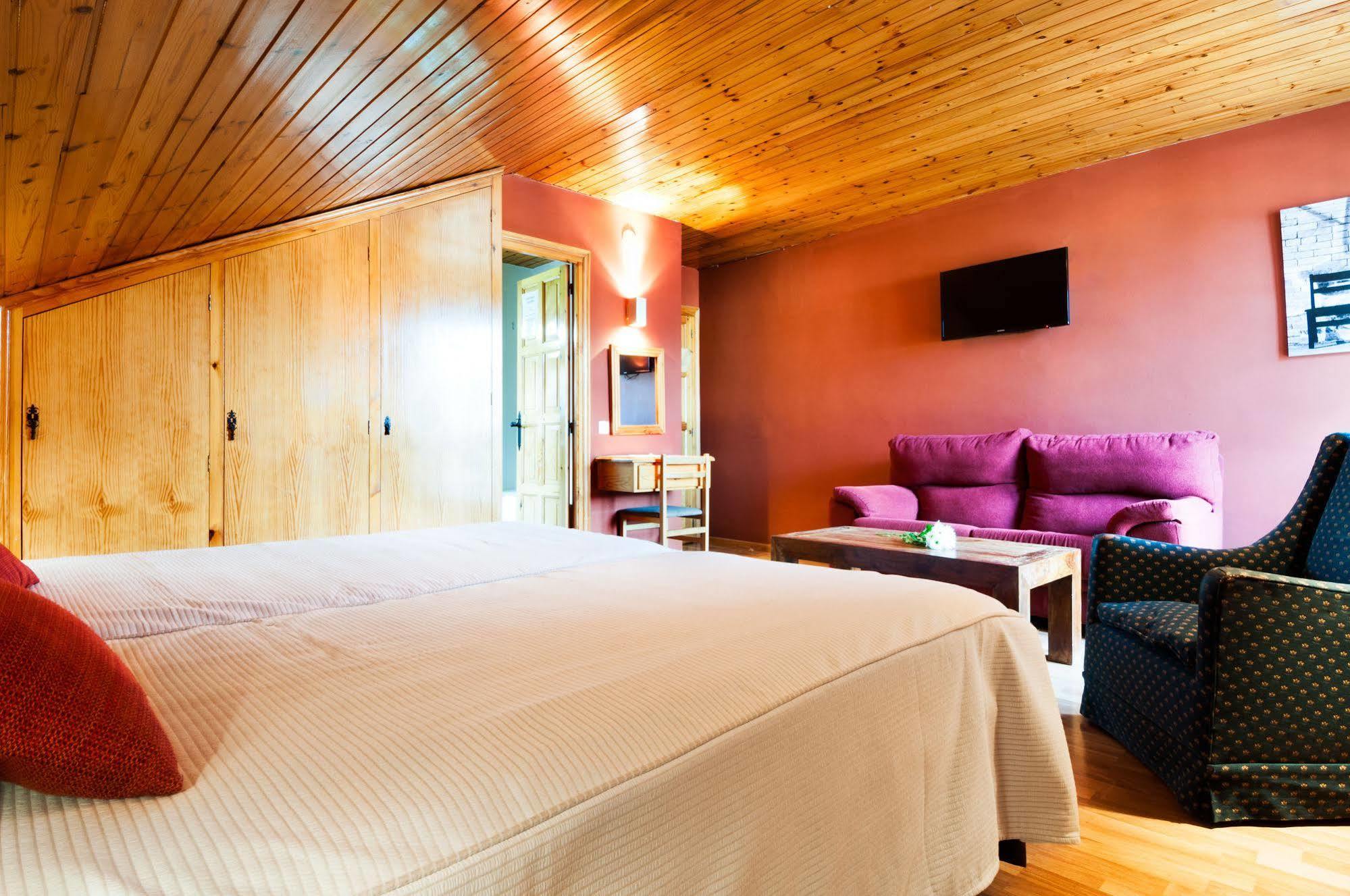 Esquirol (adults Only) 2*