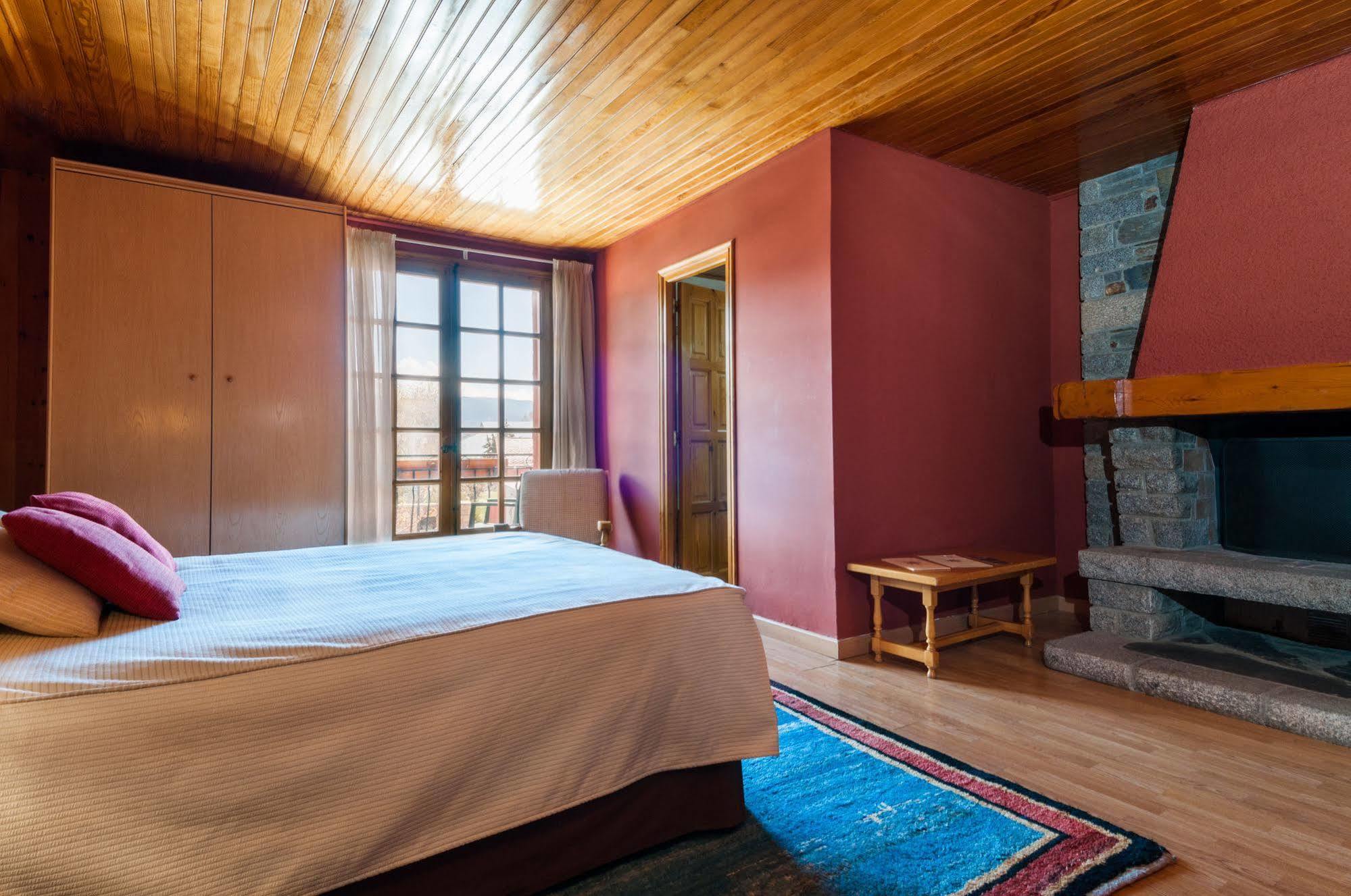 Esquirol (adults Only) Llivia