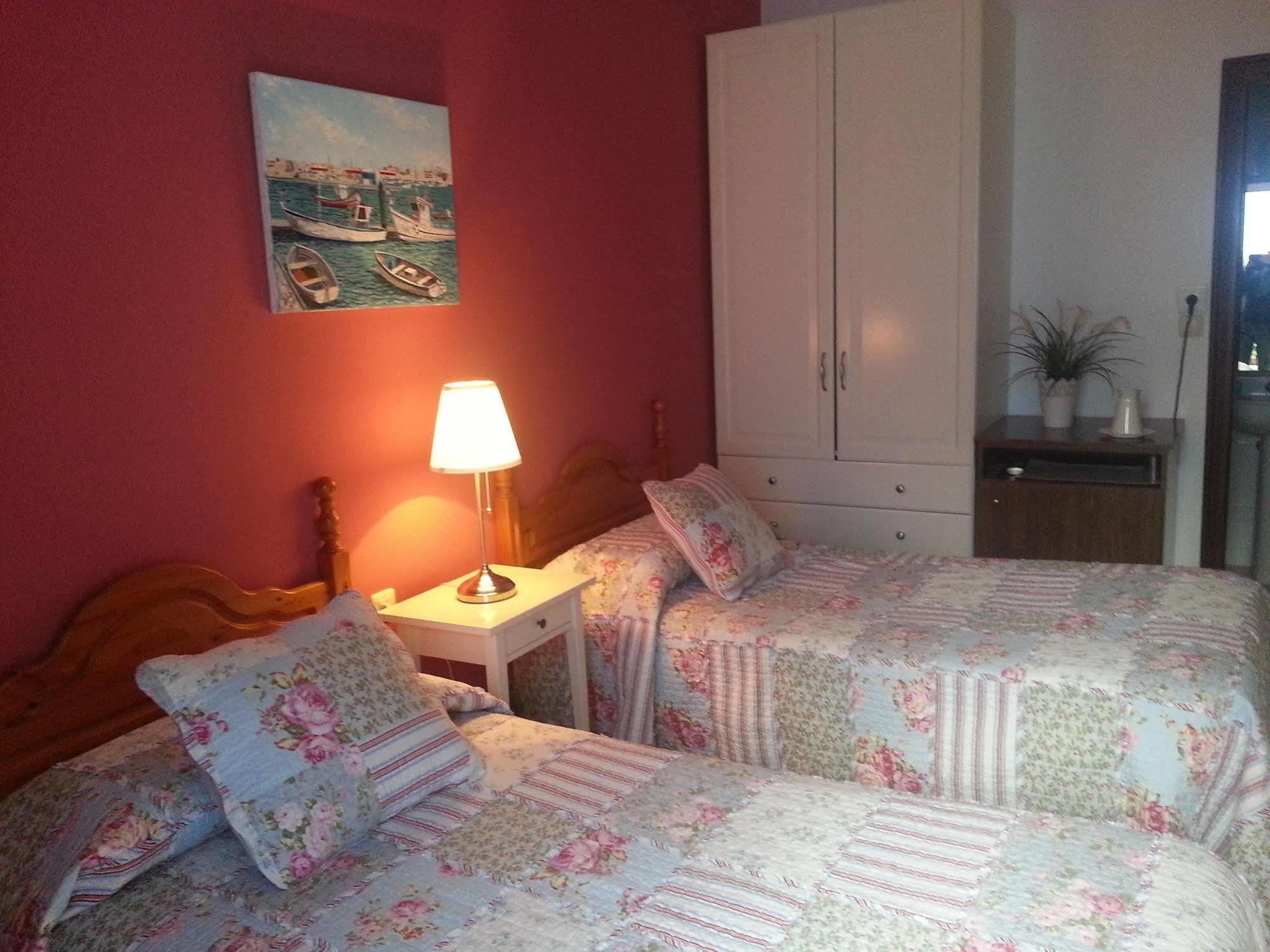 El Faro Guest house *