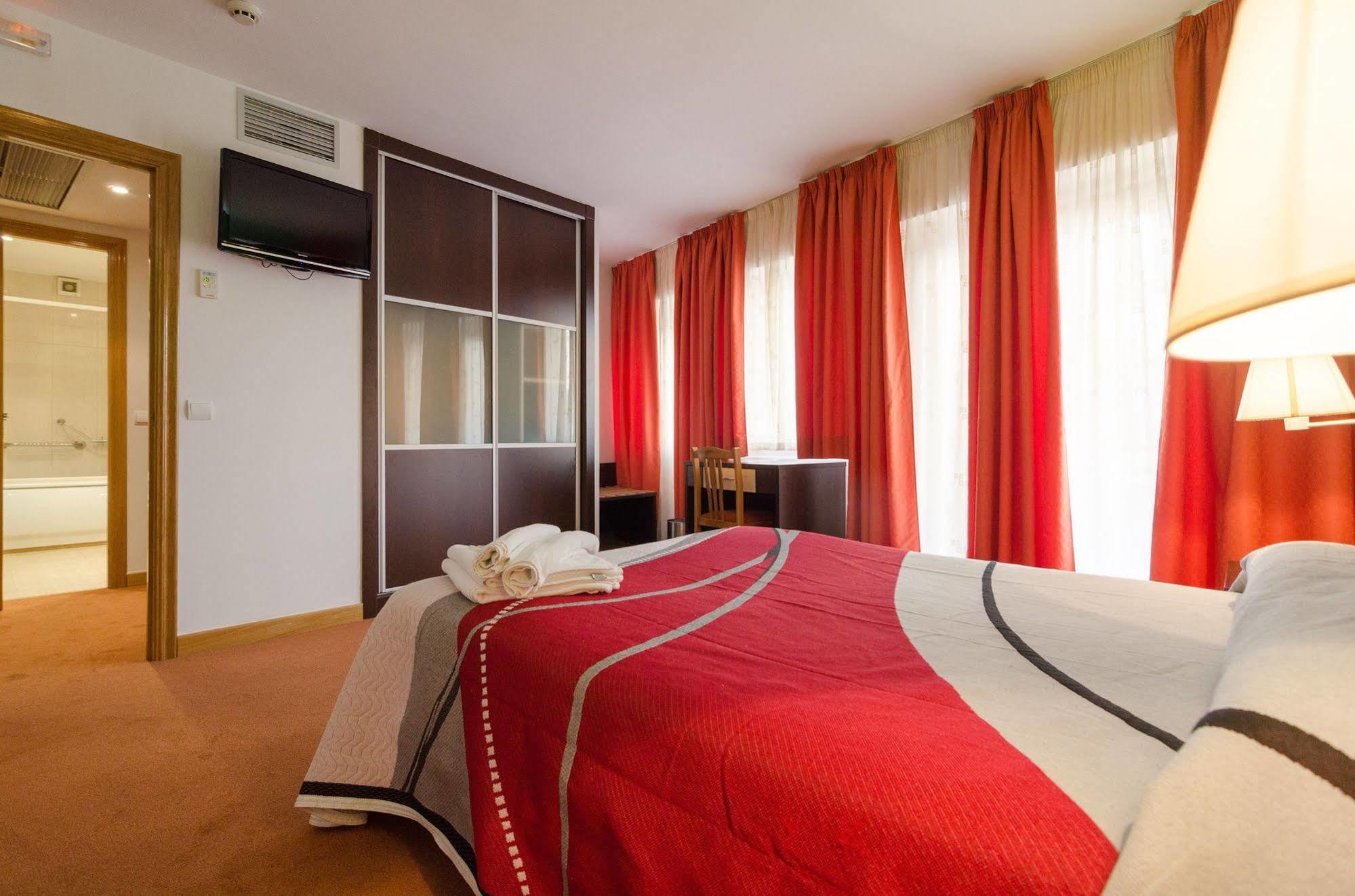 Nest Style Santiago 3*
