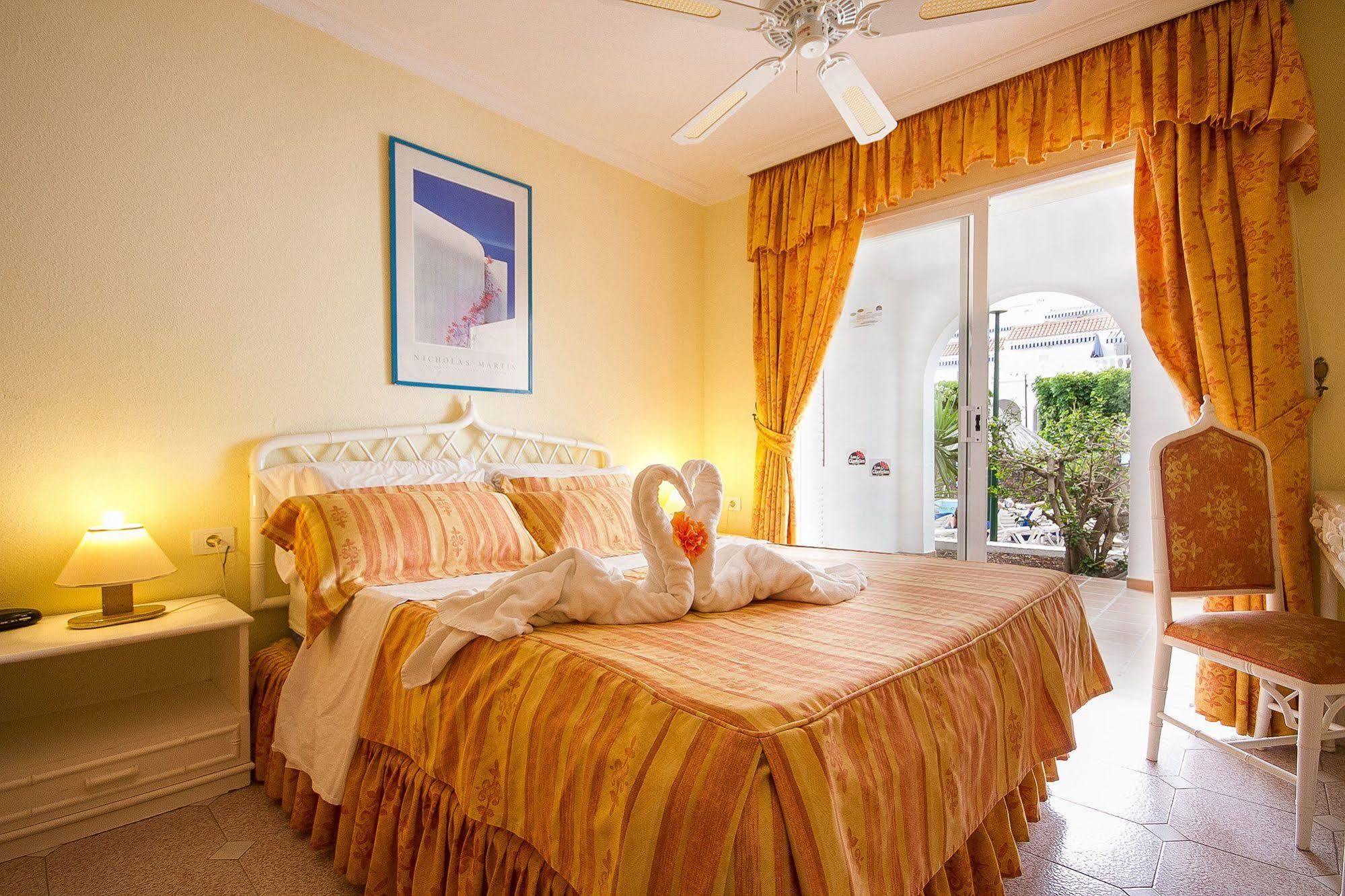 Apartahotel Ona Claveles Los Cristianos (Tenerife)