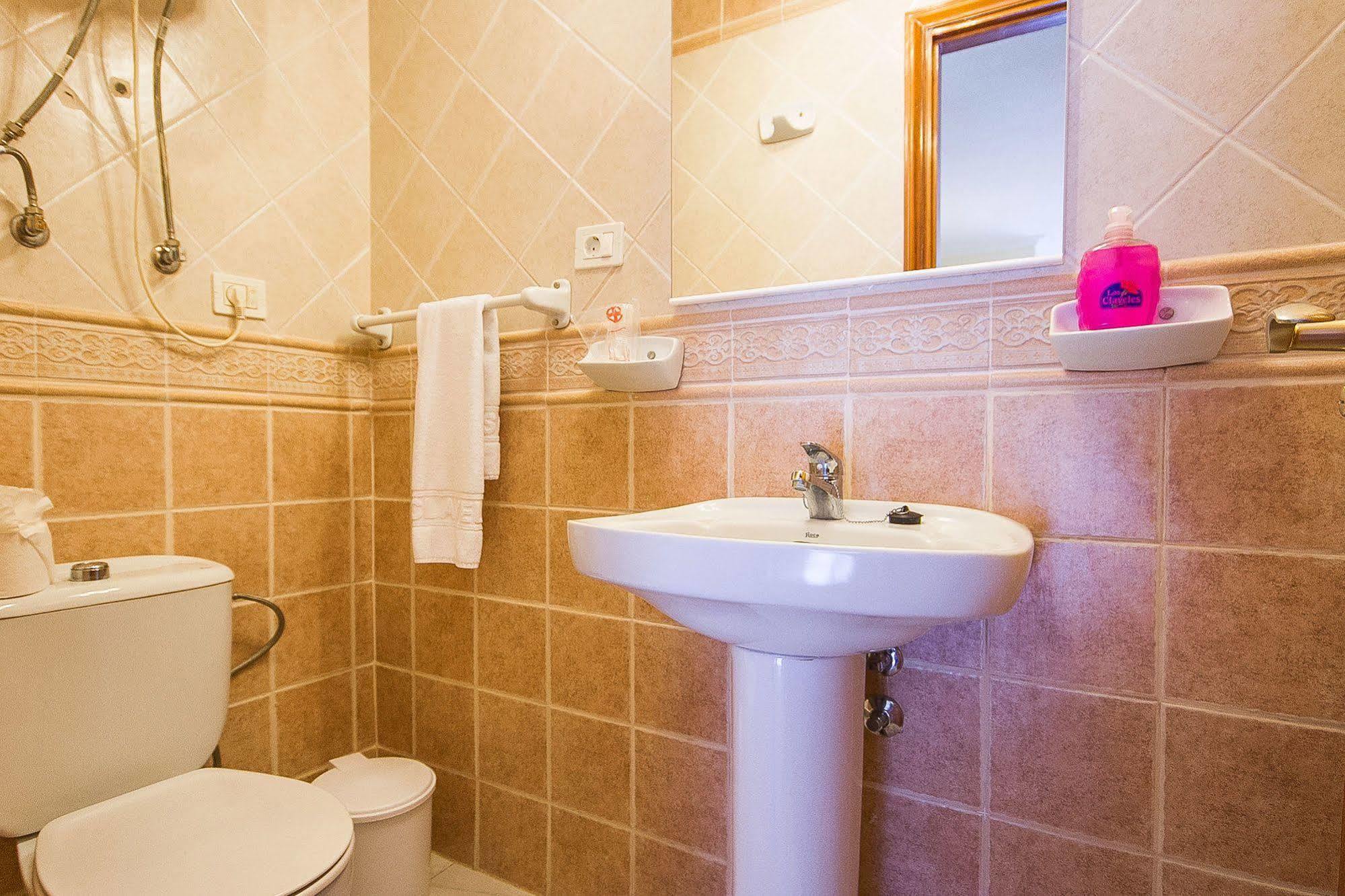 Apartahotel Ona Claveles 3*