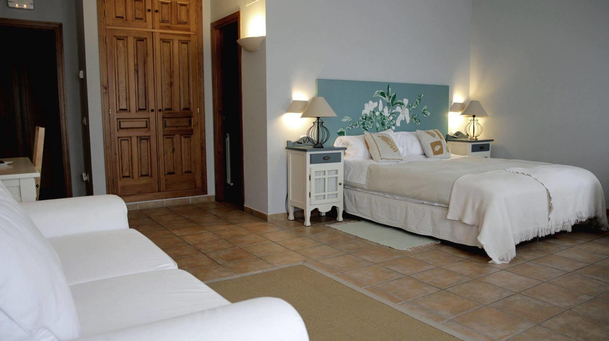 Hotel Laureana Marcos