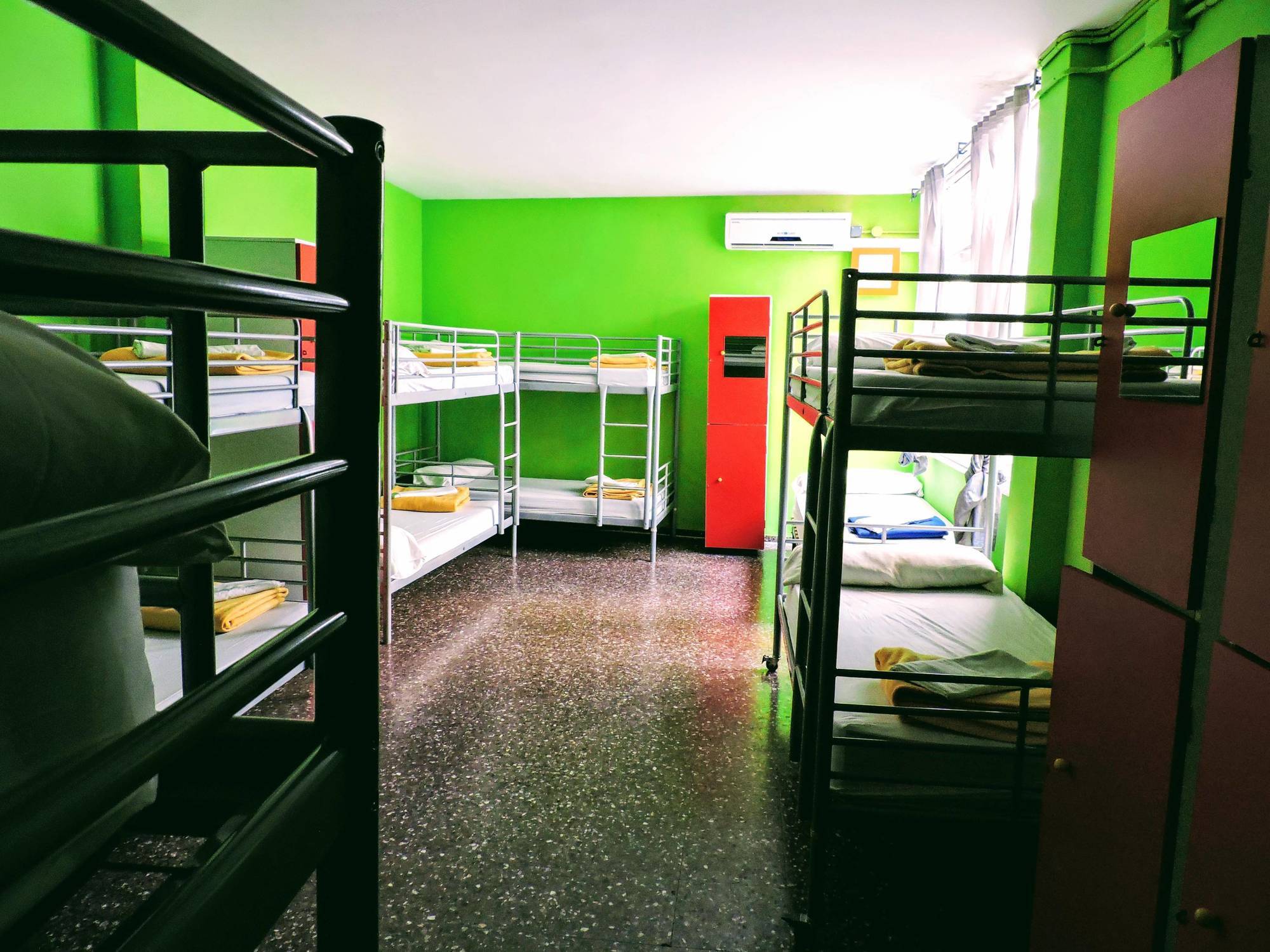 Onefam Les Corts Hostal *