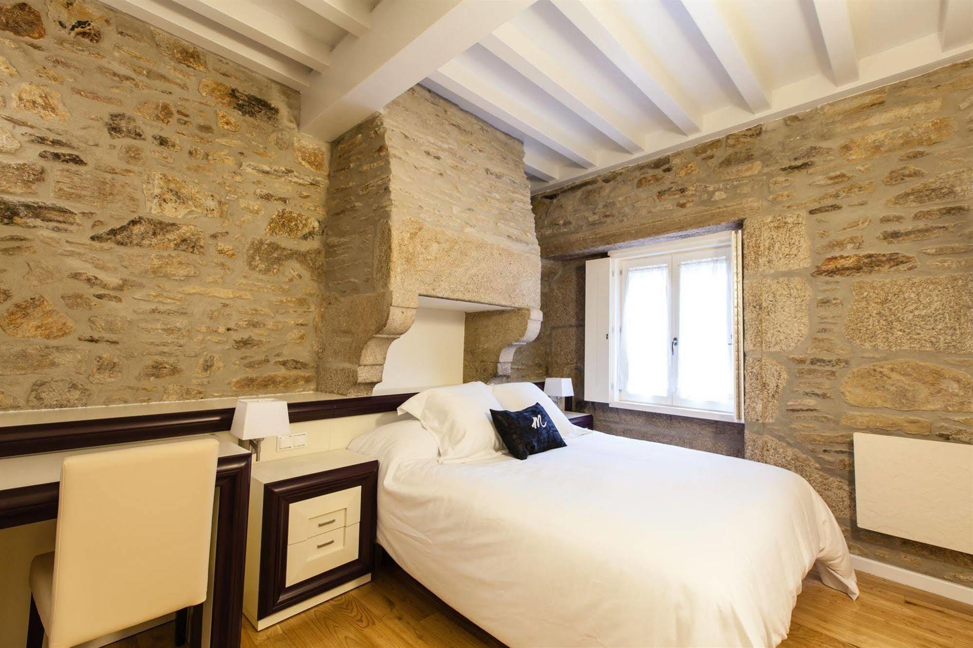 Hotel Montenegro Compostela 2*