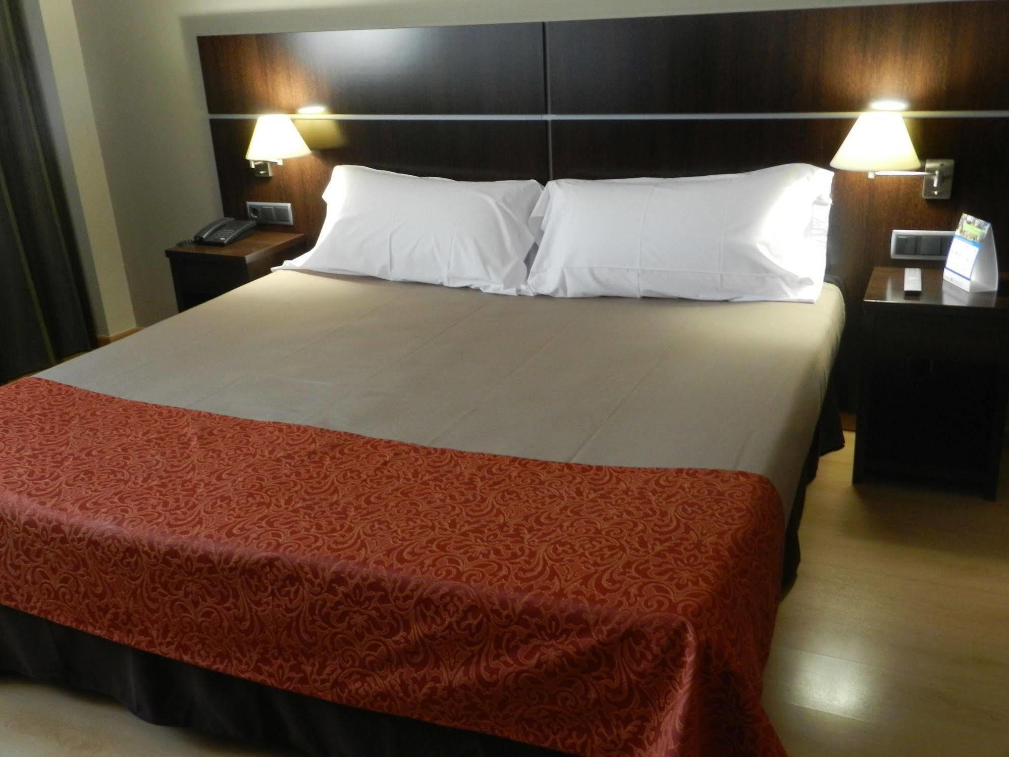 Tarraco Park 4*