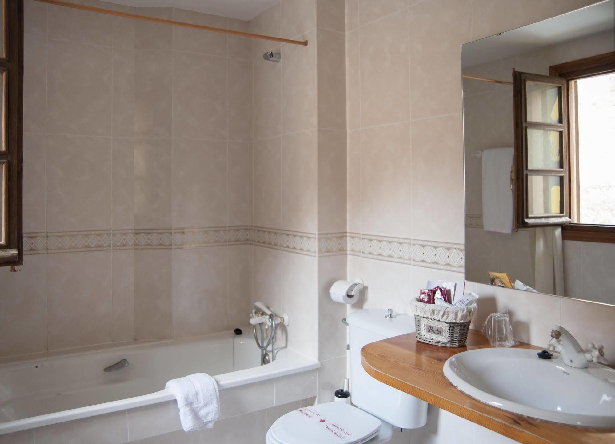 San Marsial Y Apartamento Benasque