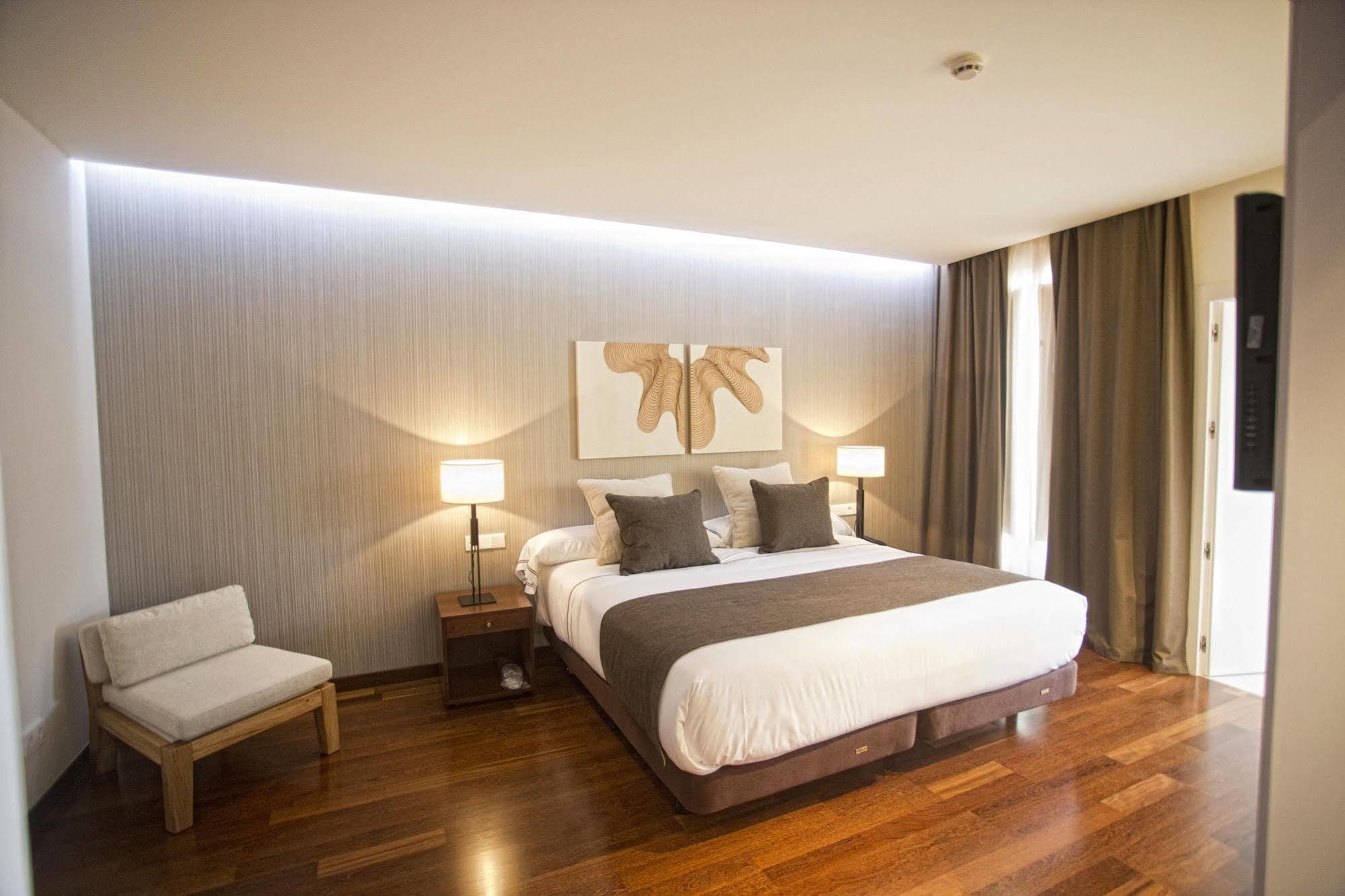 Hotel Carris Cardenal Quevedo 4*