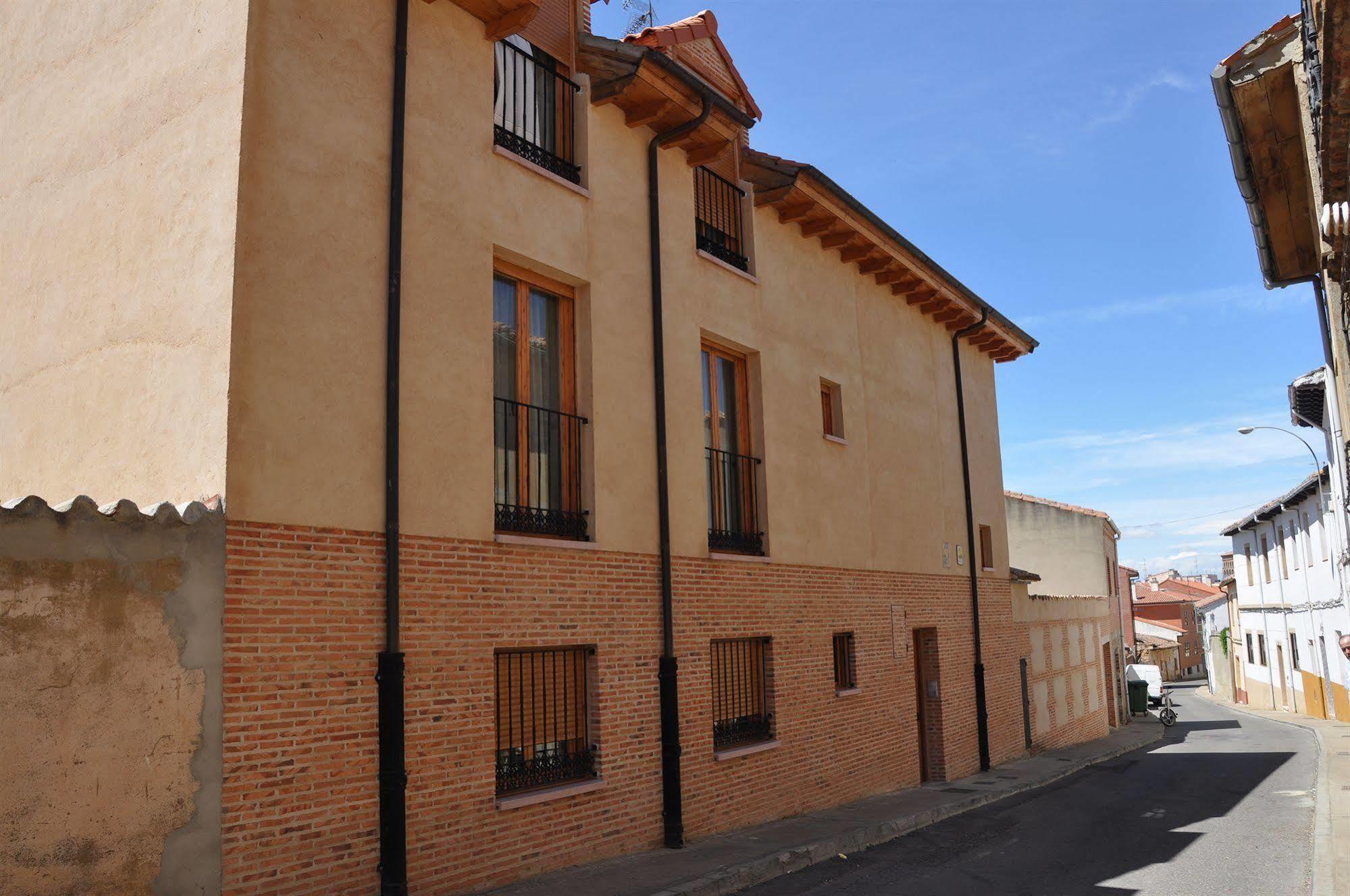 Casa Rural Arturo I * Sahagun