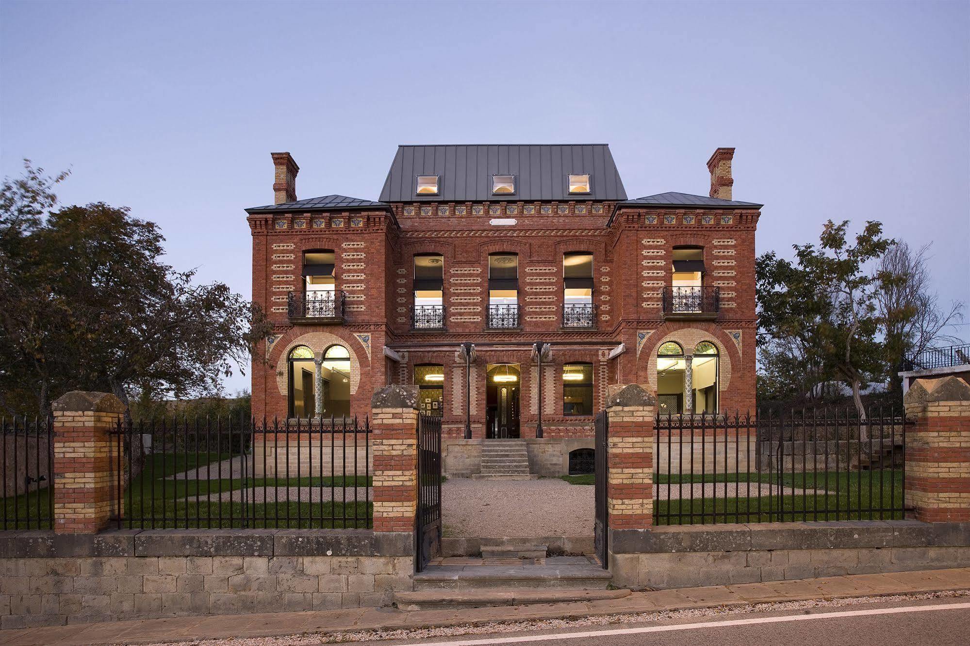 Clementina Hotel