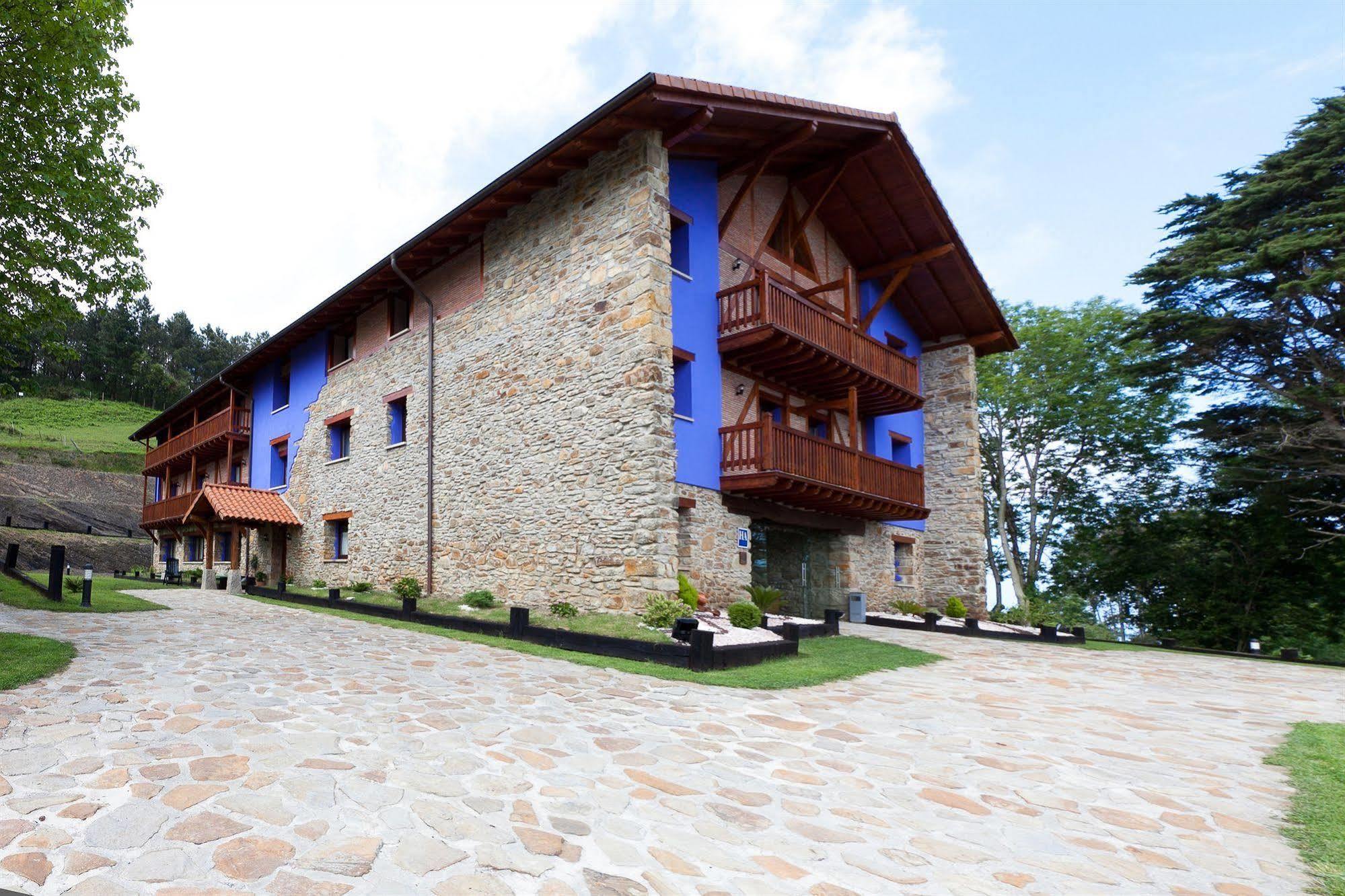 Aparthotel Rural Atxurra Bermeo