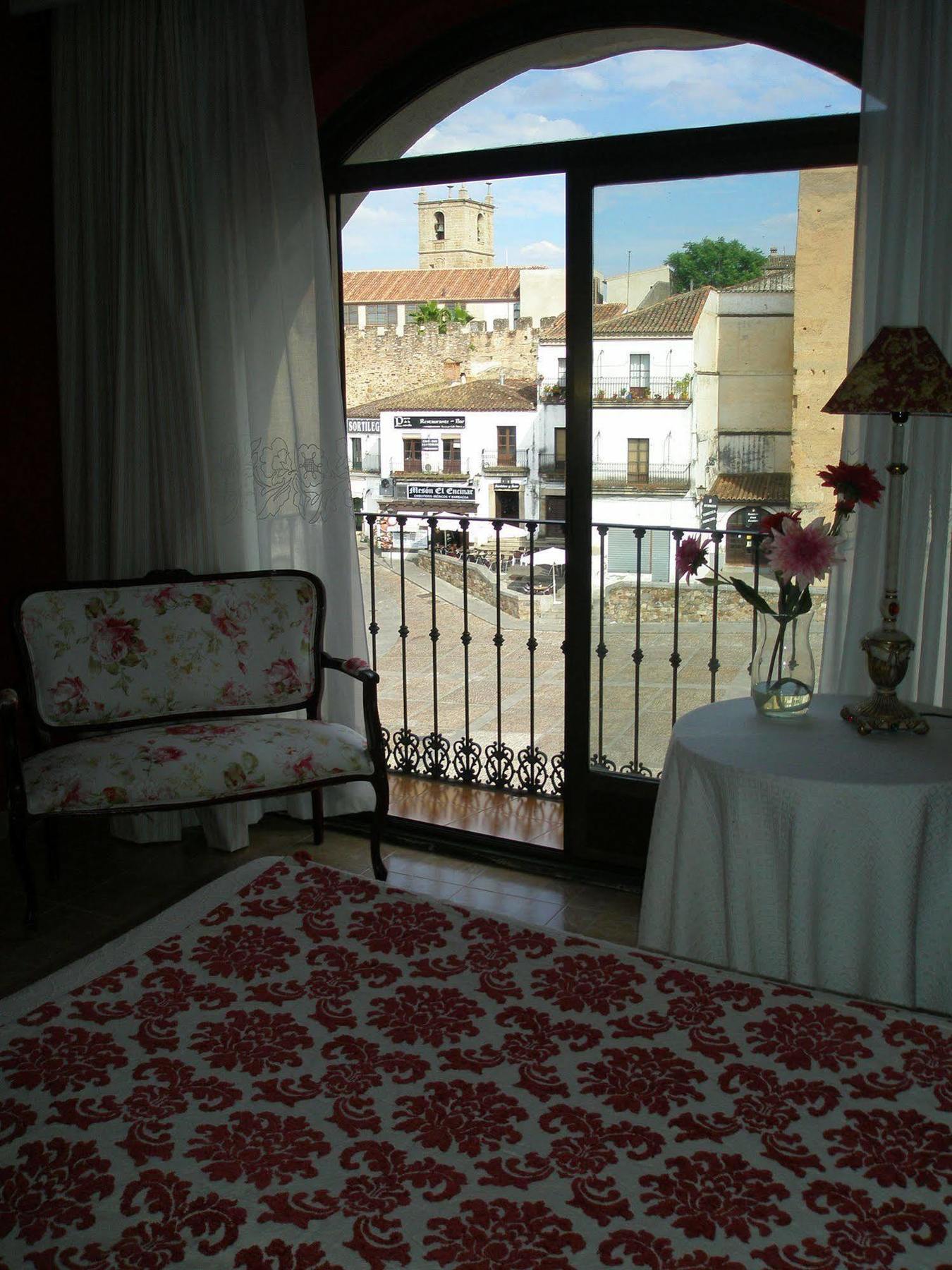 Alameda Plaza Mayor Hotel Caces